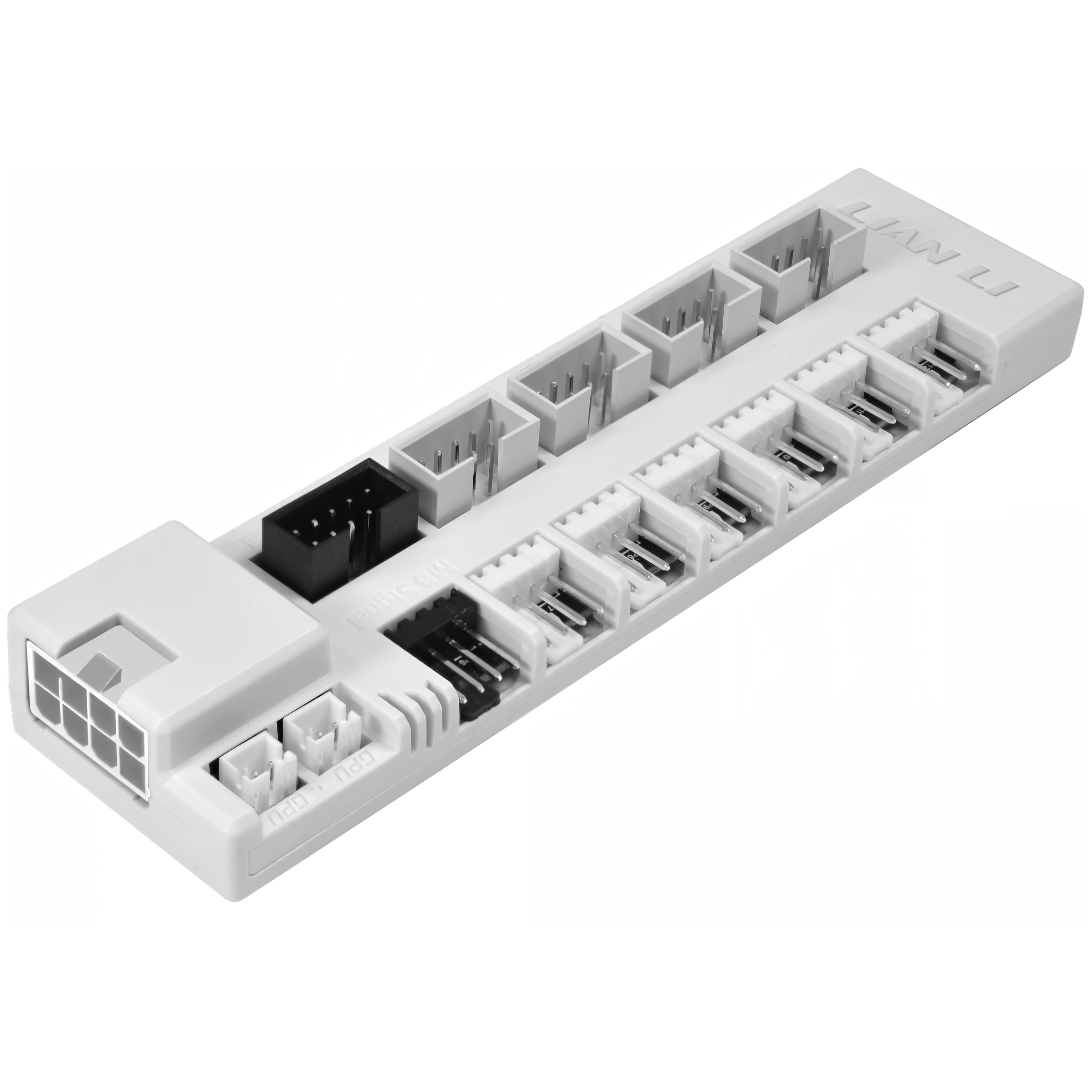 Lian Li EDGE Hub ADV con conexiones USB y PWM