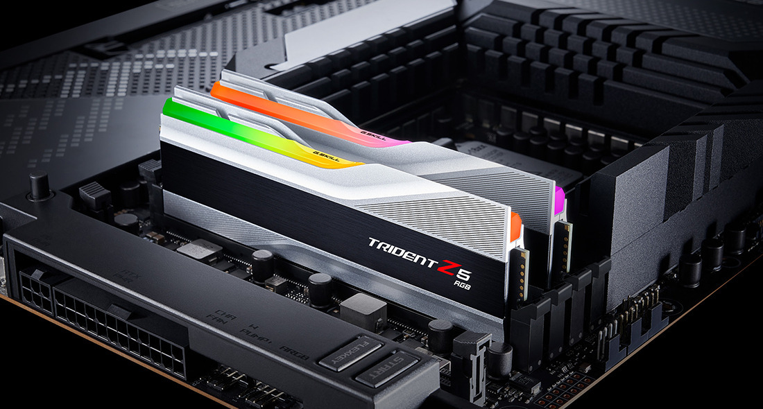 G.Skill - G.Skill Kit 32GB (2 x 16GB) DDR5 6000MHz Trident Z5 RGB CL36 Silver - F5-6000J3636F16GX2-TZ5RS