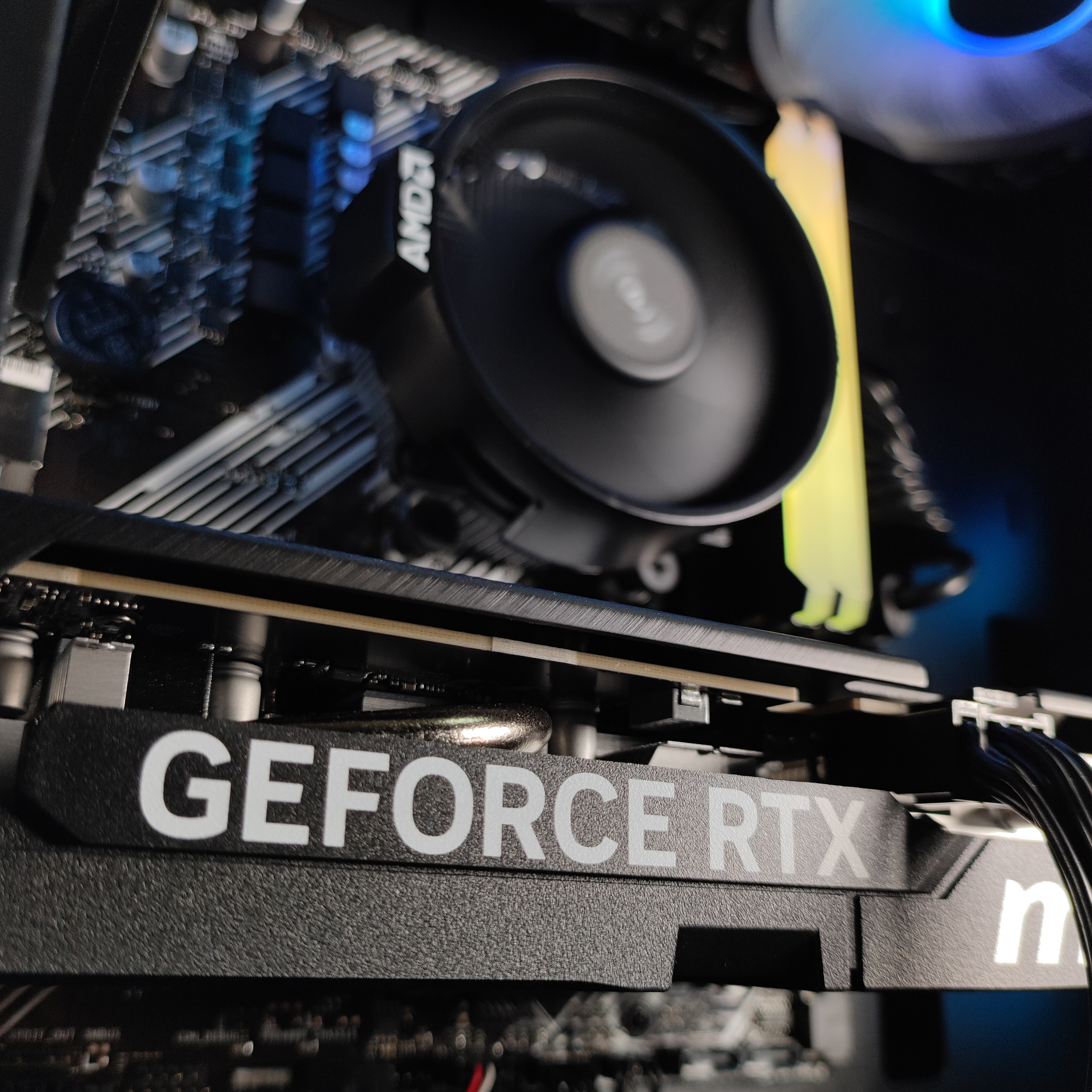 aura-pc - Ordenador AURA Gamer-PC TEAM 7 EDITION Ryzen 5 7500F 32GB DDR5 1TB RTX 5060 WiFi W11