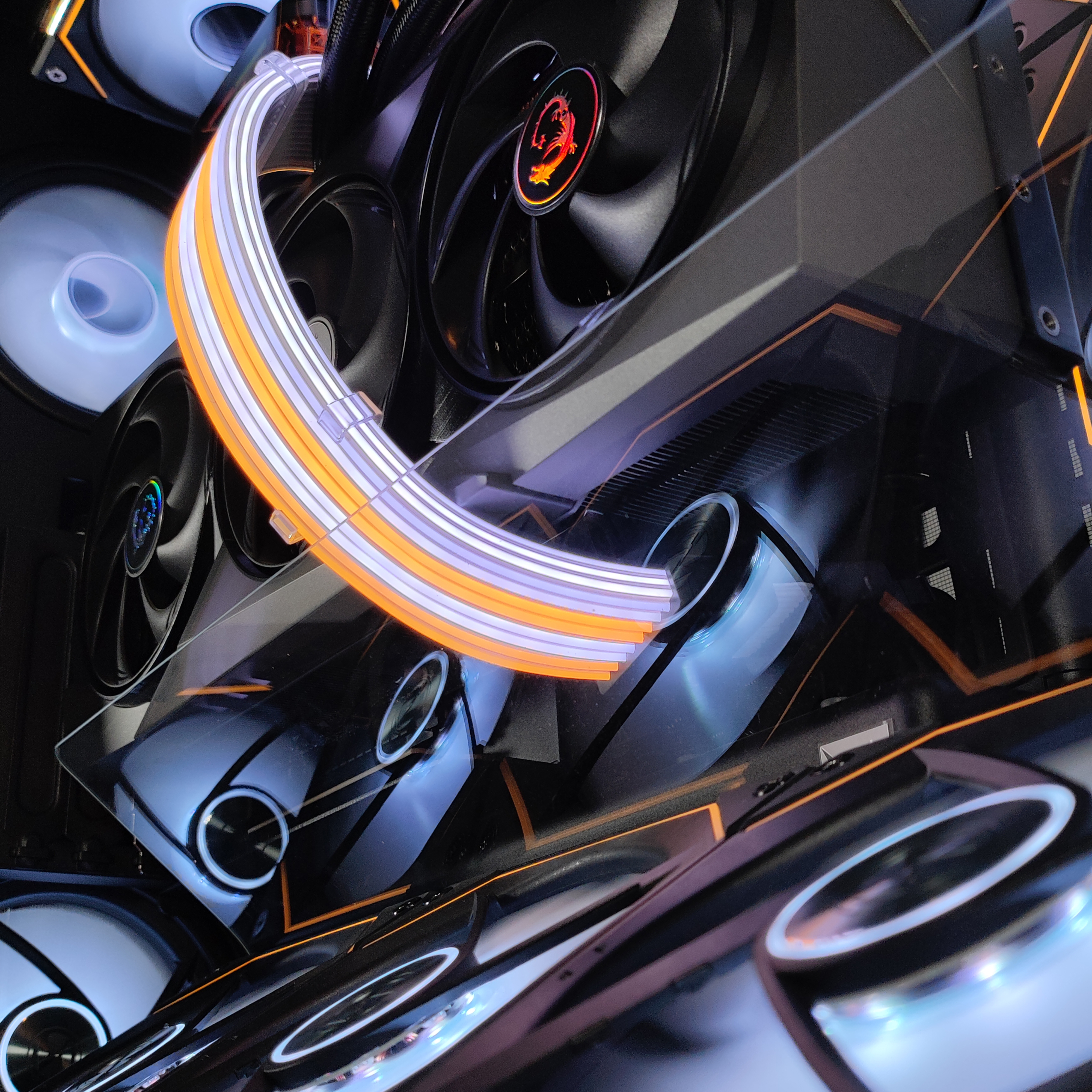 King Mod Systems - Ordenador King Mod Gamer-PC Ryzen 7 9800X3D 64GB DDR5 2TB RTX 5090 WiFi W11