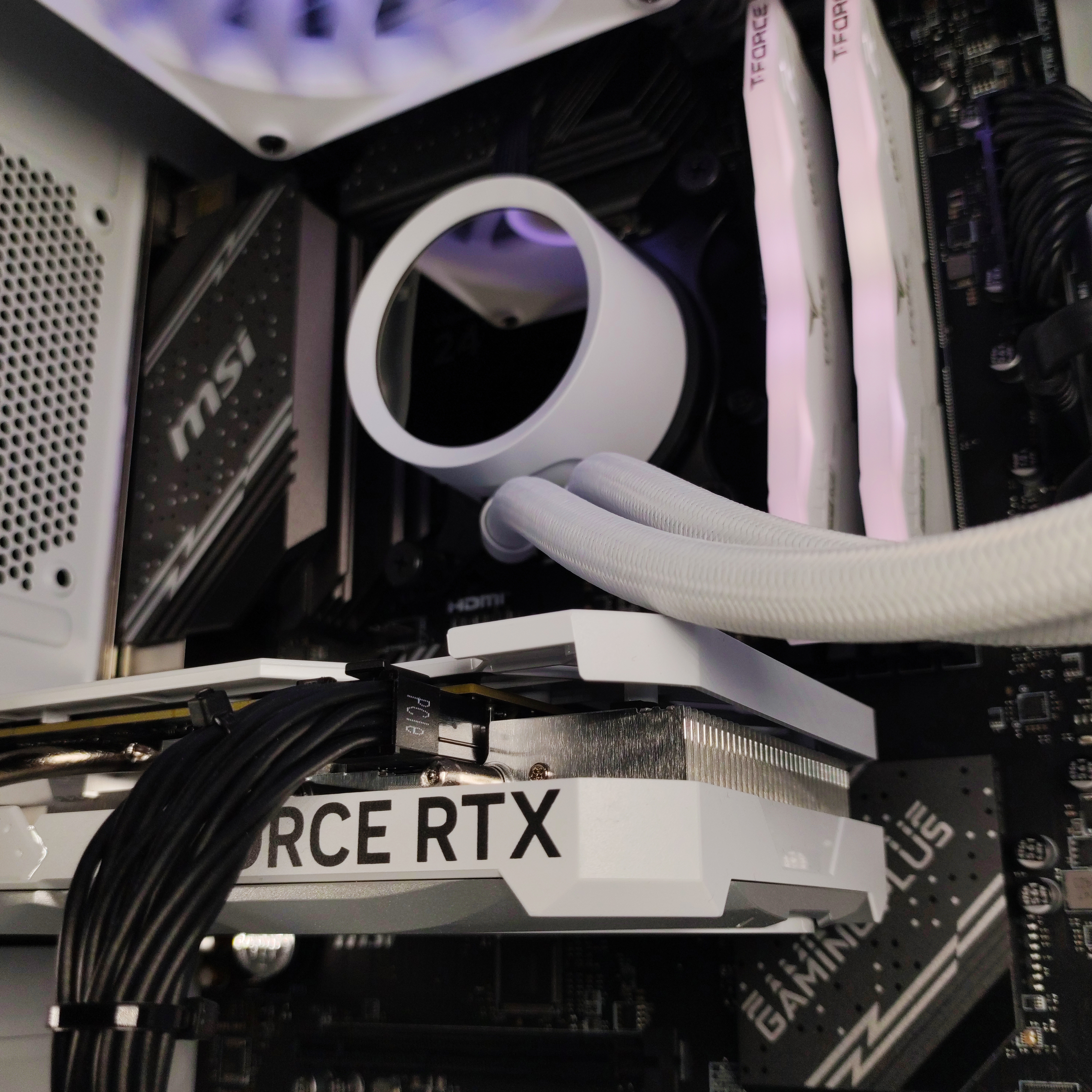 King Mod Systems - Ordenador King Mod Limited-PC X NZXT Intel i5 14600KF 32GB DDR5 1TB RTX 4060 WiFi W11