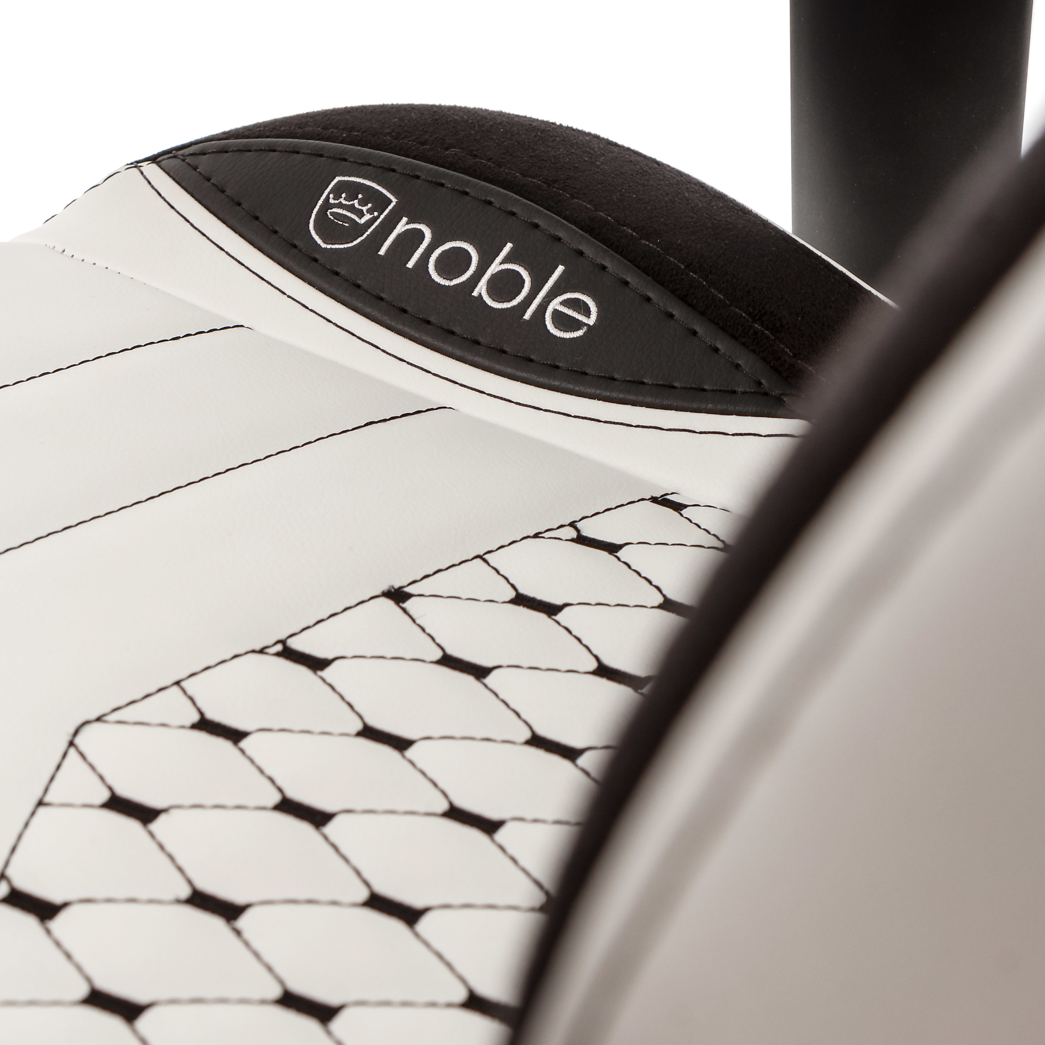 Picture of Picture of Silla noblechairs EPIC - Blanco / Negro