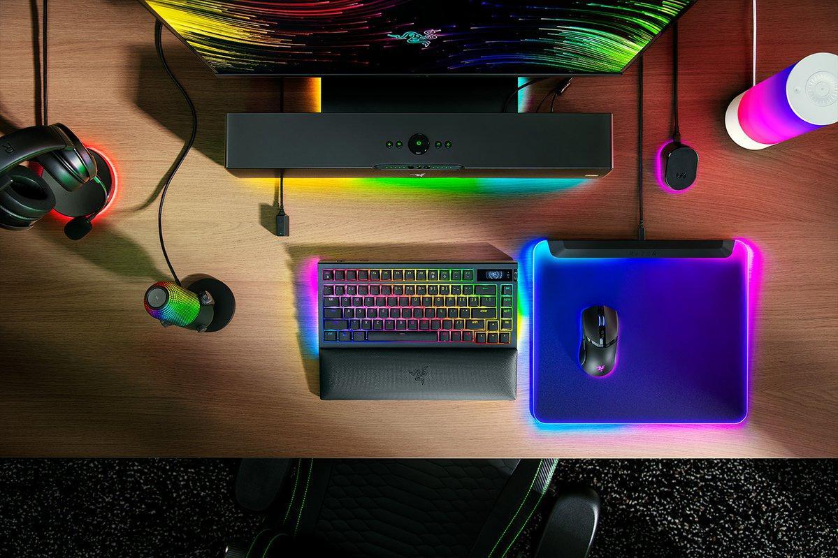 Razer - Teclado Razer BlackWidow V4 Pro 75% RGB Tactile Switch Wireless/Bluetooth (US)