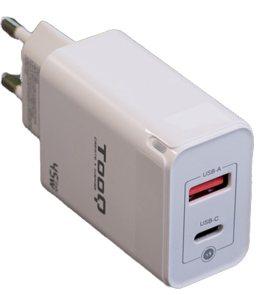 Picture of Picture of Cargador GaN Tooq USB-C/PD 30W + USB-A/QC 45W