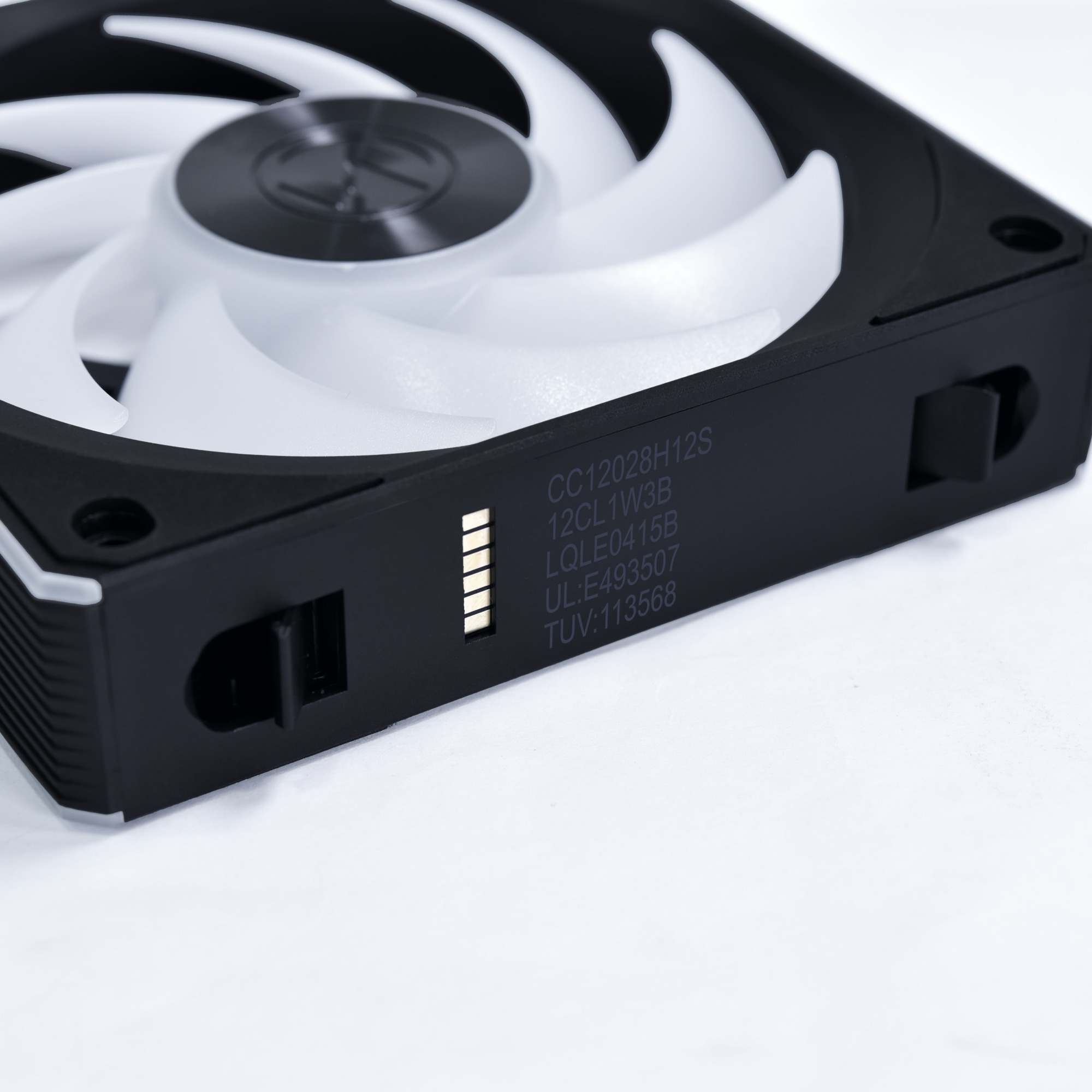 Lian Li - Ventilador Lian Li UNI FAN CL120 Wireless RGB PWM Negro 120mm (Pack 3)