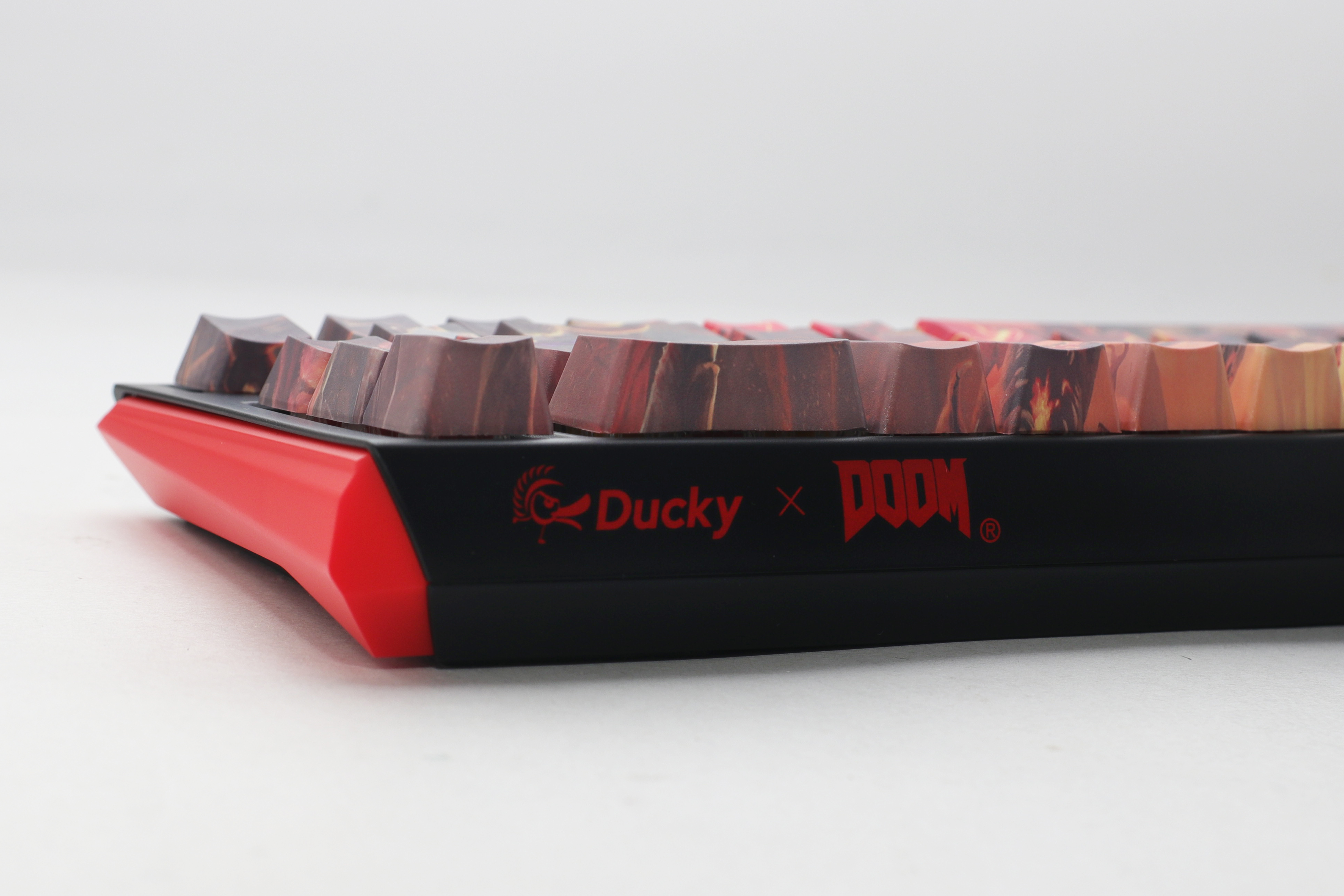 Ducky - Teclado Mecânico Ducky ONE 3 SF RGB x Doom Limited Edition MX-Red (ES)