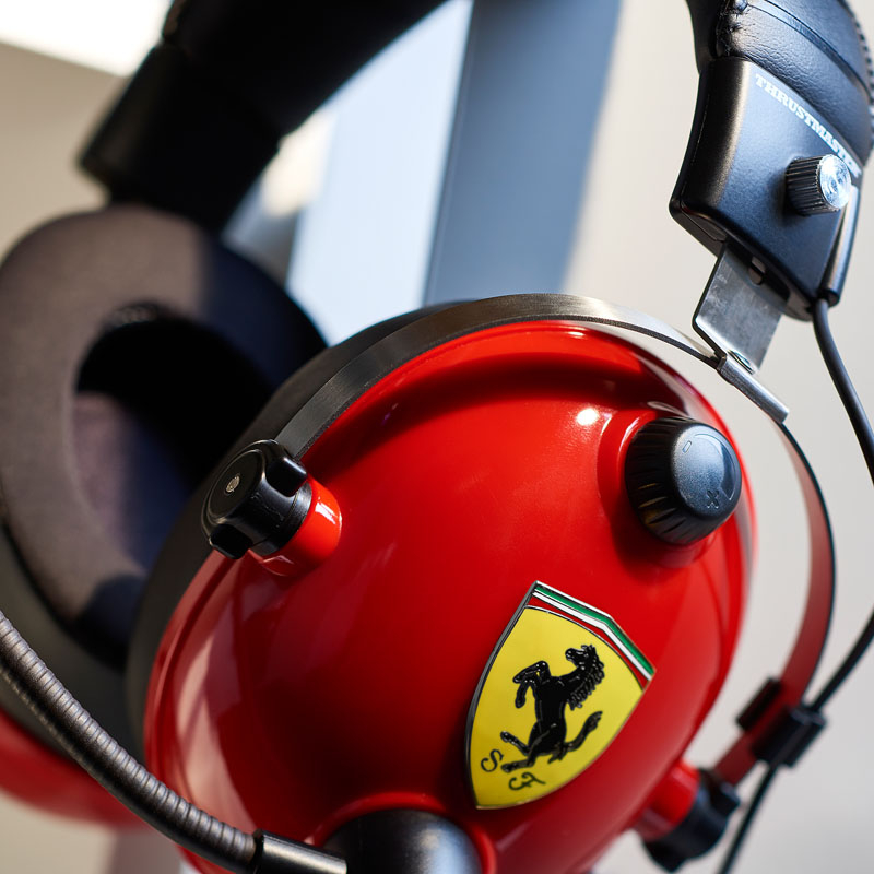 Thrustmaster - Auriculares Thrustmaster T.Racing Scuria Ferrari DTS Edition - PS4 / PC / XONE