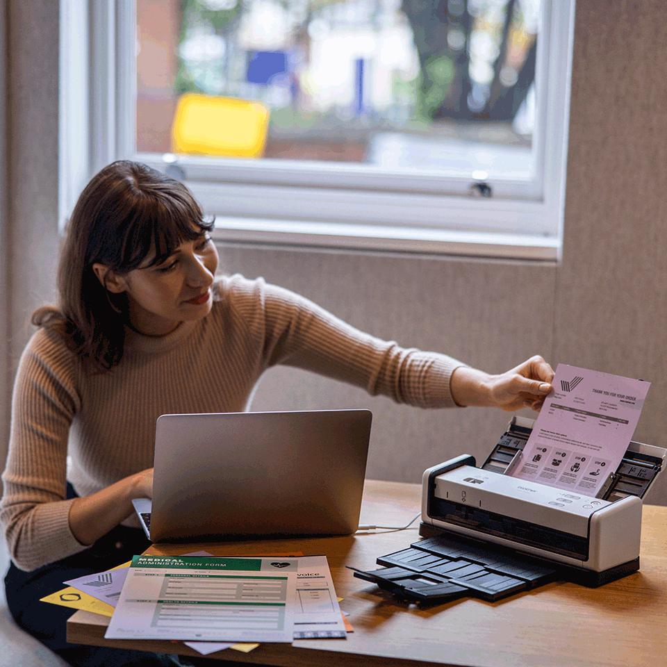  - Scanner Portátil Brother ADS-1300 30PPM