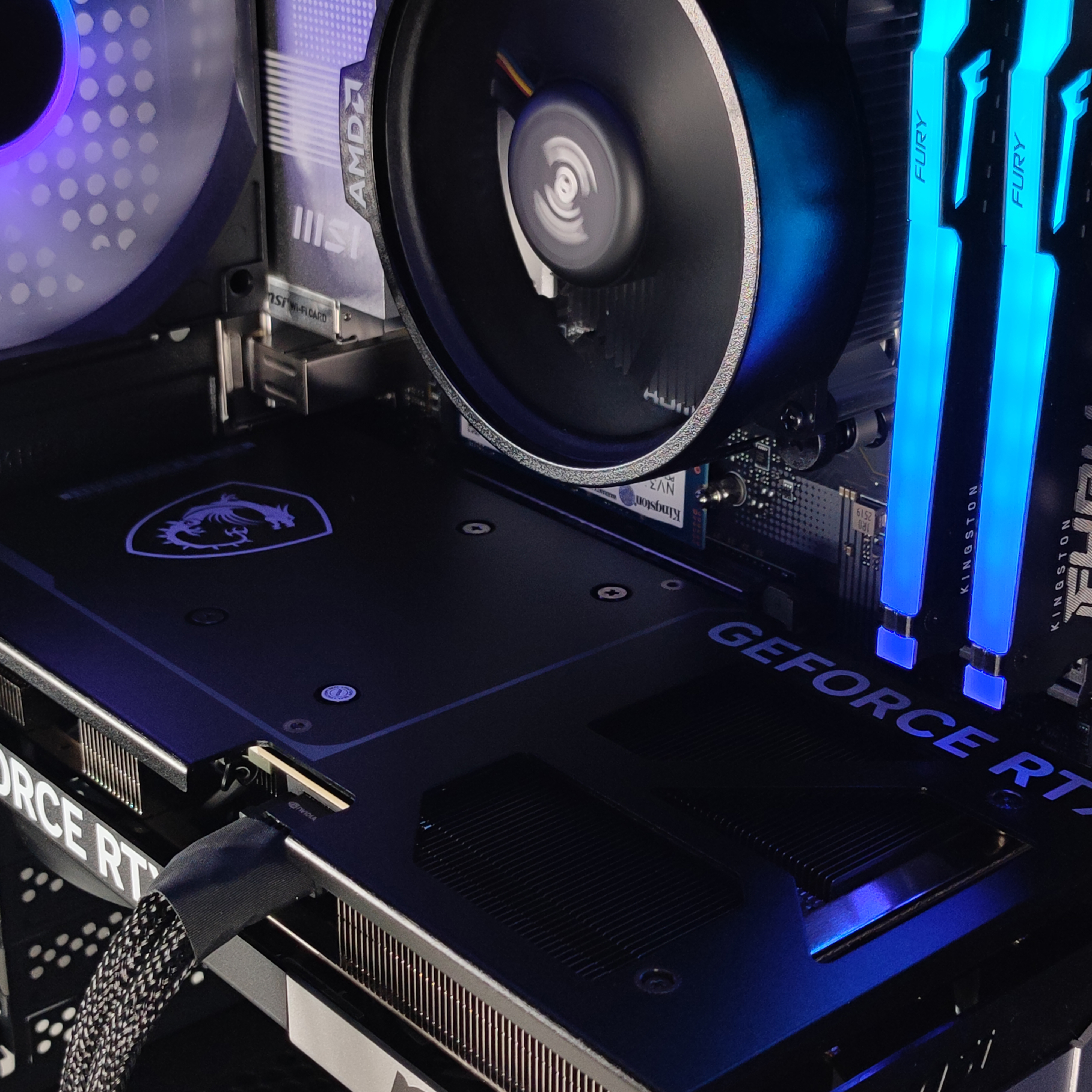 AURA PC - Ordenador AURA Gamer-PC TEAM 7 EDITION Ryzen 5 7500F 32GB DDR5 1TB RTX 5070 WiFi W11