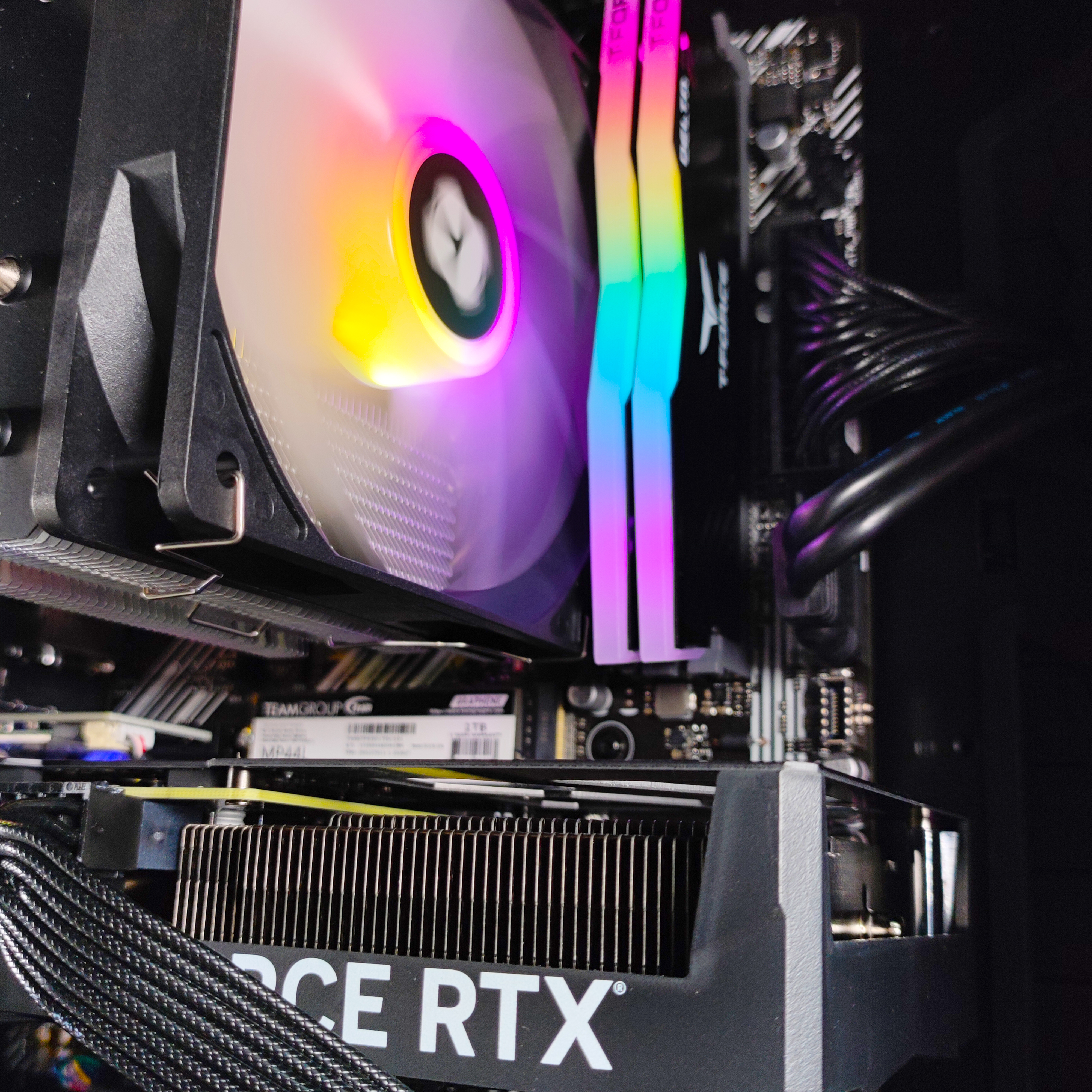 AURA PC - Ordenador AURA Gamer-PC Ryzen 7 5700X 32GB DDR4 1TB RTX 4060 Ti WiFi W11