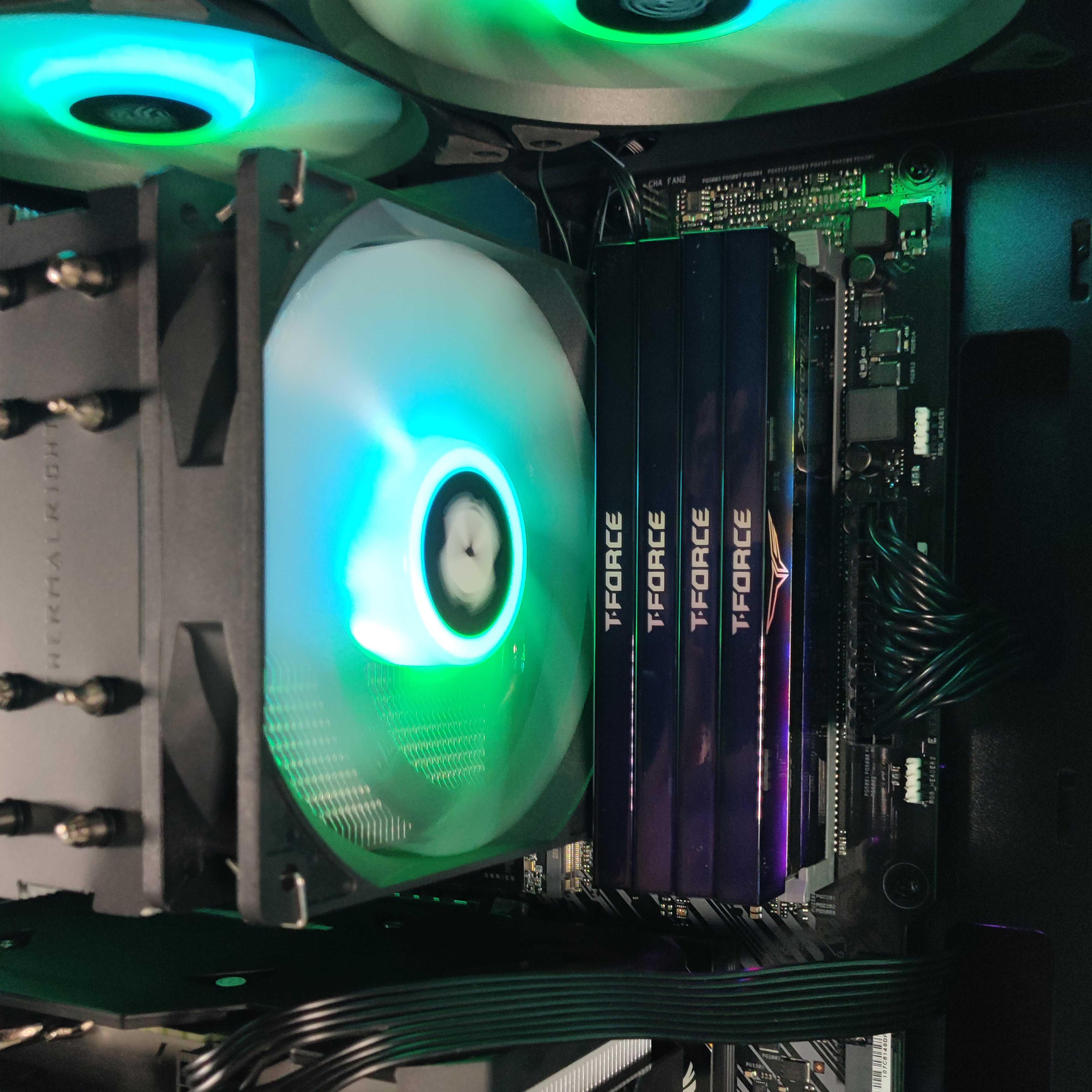 AURA PC - Ordenador AURA Limited-PC Ryzen 7 5700X3D 32GB DDR4 1TB RTX 4060 Ti WiFi W11