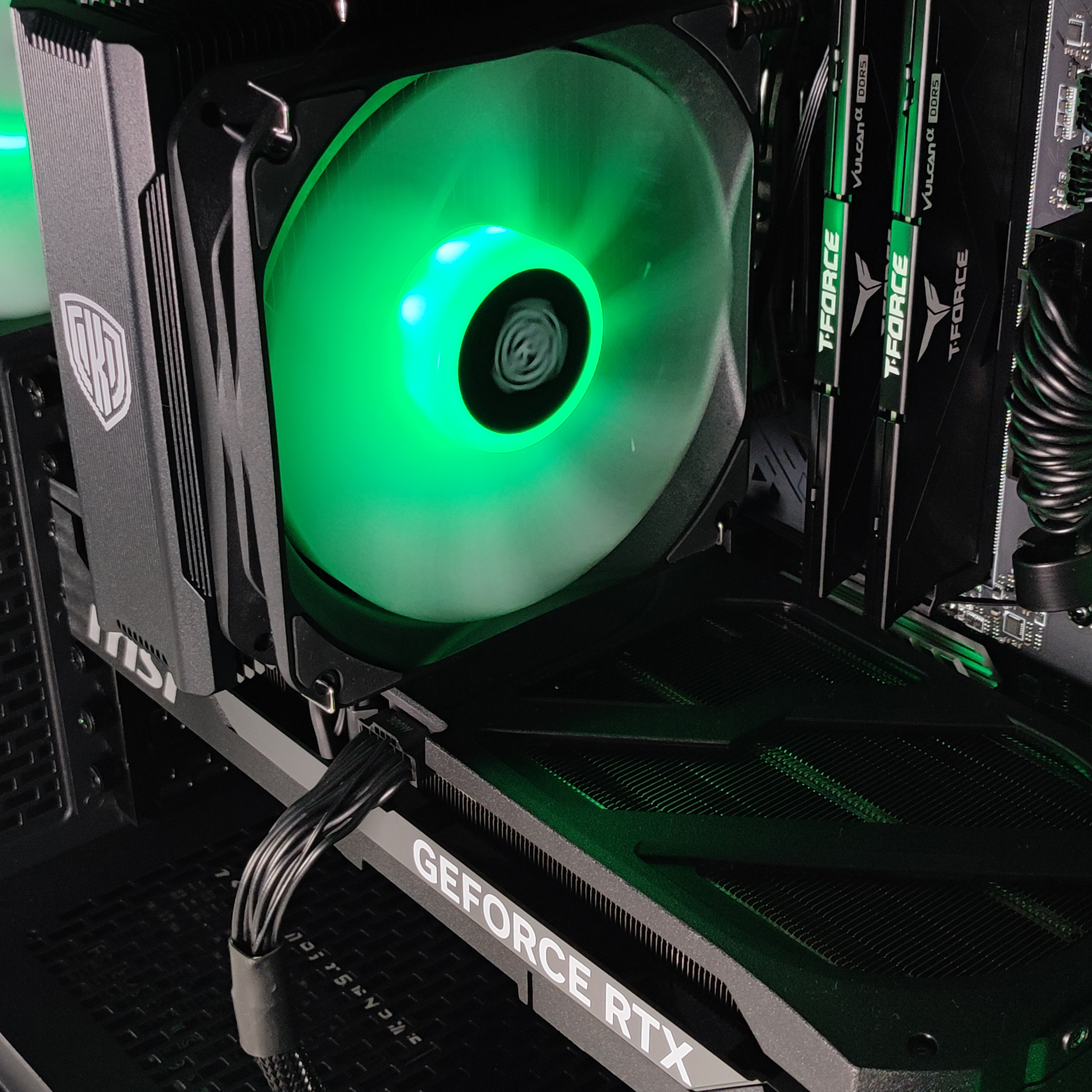 King Mod Systems - Ordenador King Mod Gamer-PC Mach 5G Ryzen 5 7600X3D 32GB DDR5 2TB RTX 5070 Ti WiFi W11