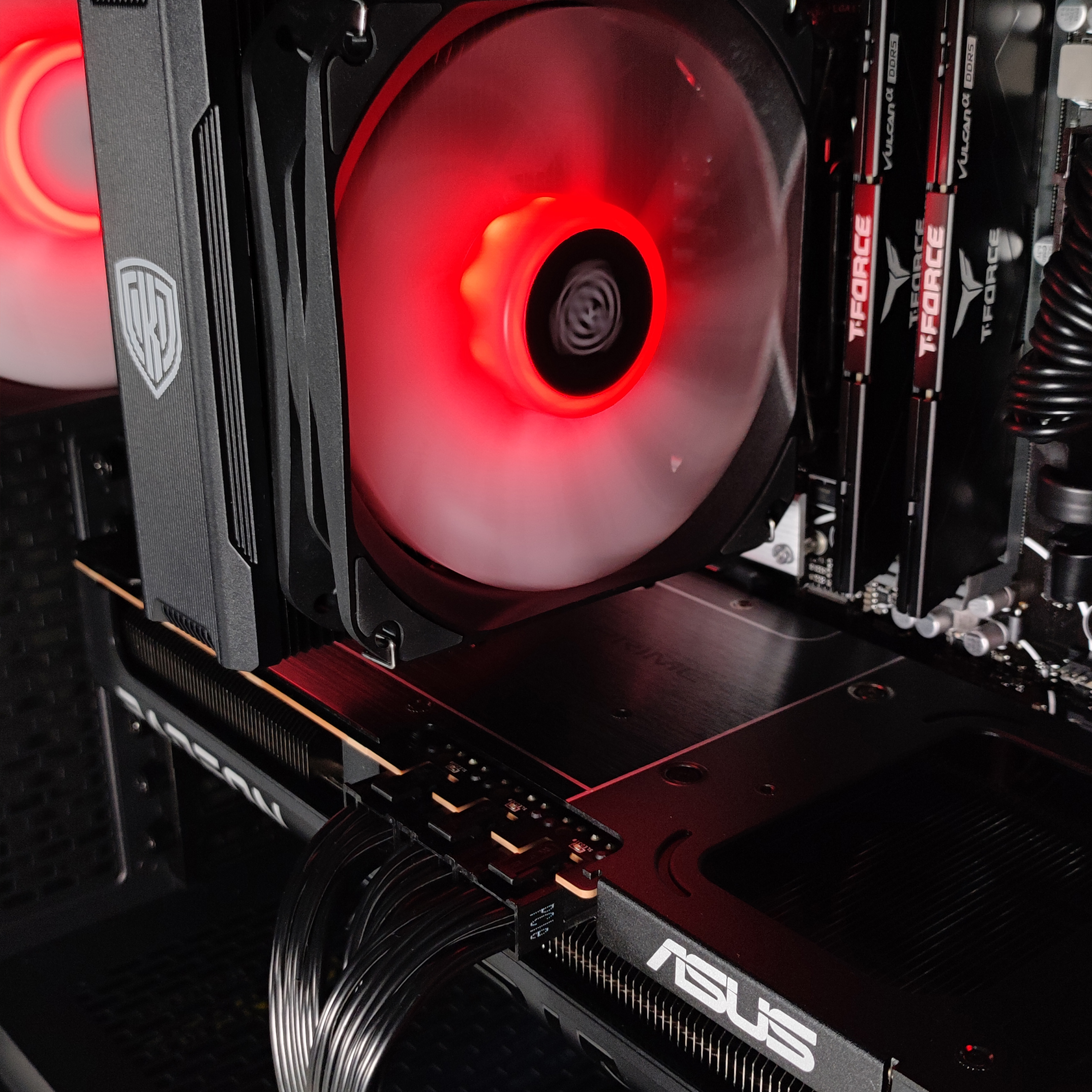 King Mod Systems - Ordenador King Mod Gamer-PC Mach 5R Ryzen 5 7600X3D 32GB DDR5 2TB RX 9070 XT WiFi W11