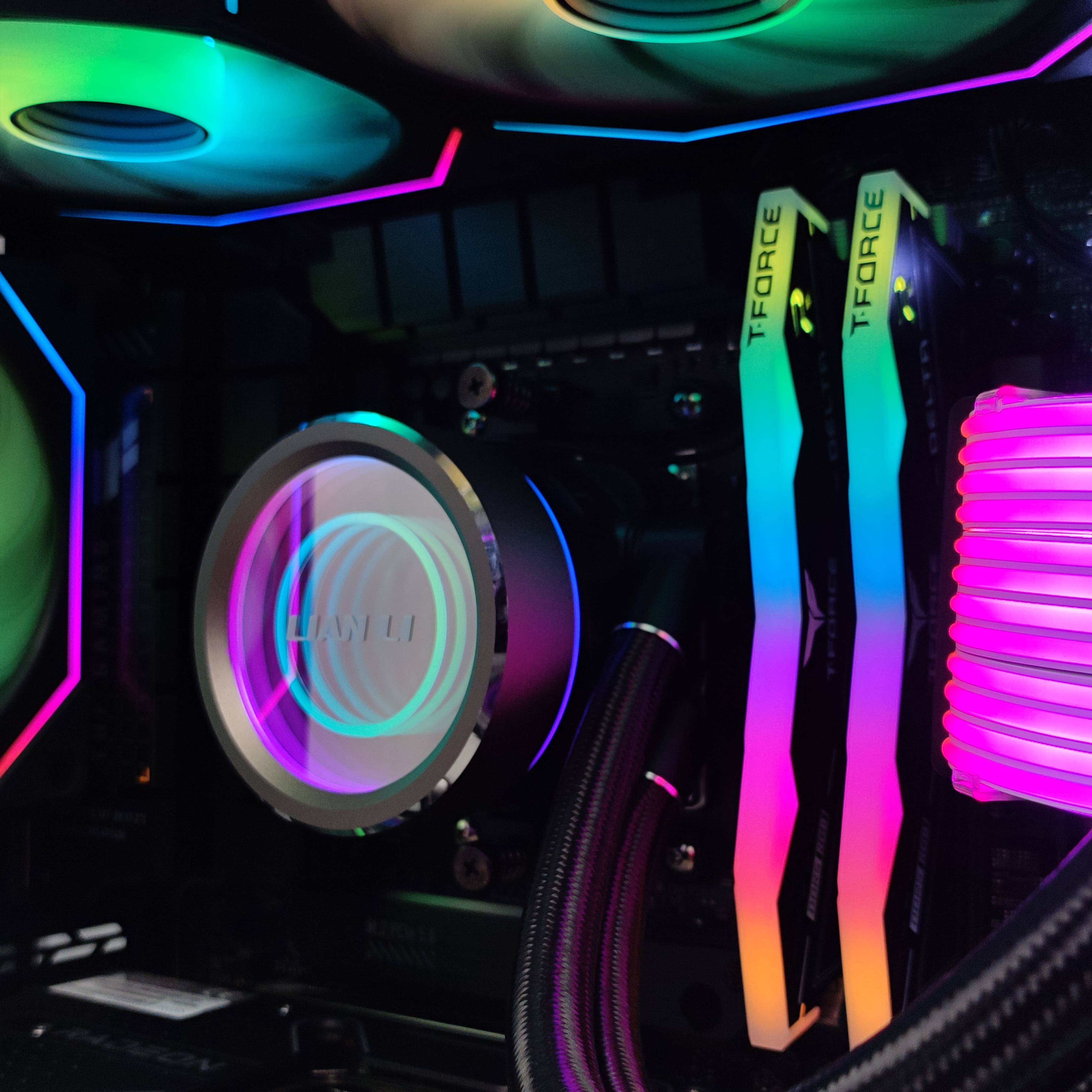 King Mod Systems - Ordenador King Mod Gamer AMD R7 7800X3D 32GB 2TB RX 7900 XT WiFi W11