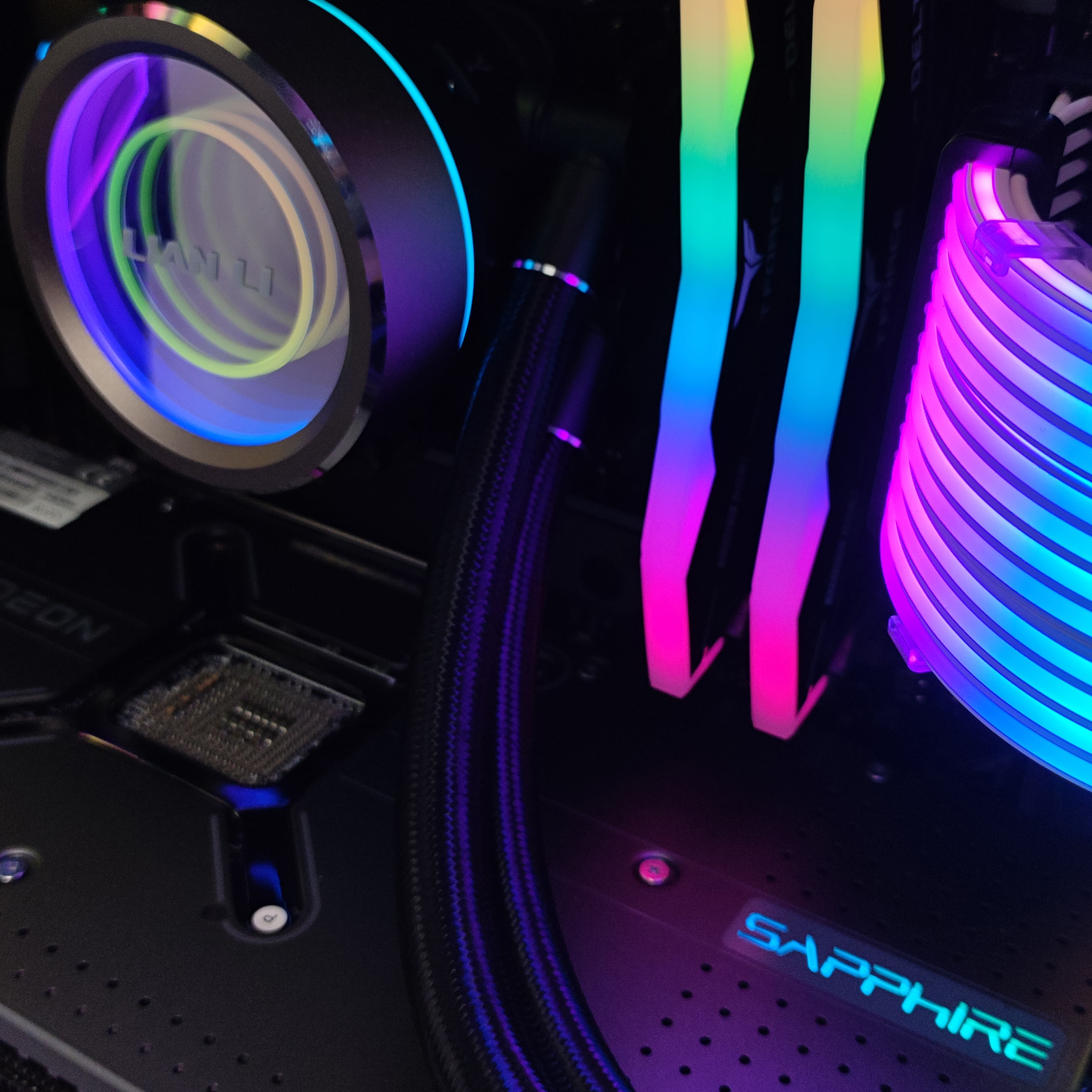 King Mod Systems - Ordenador King Mod Gamer AMD R7 7800X3D 32GB 2TB RX 7900 XT WiFi W11