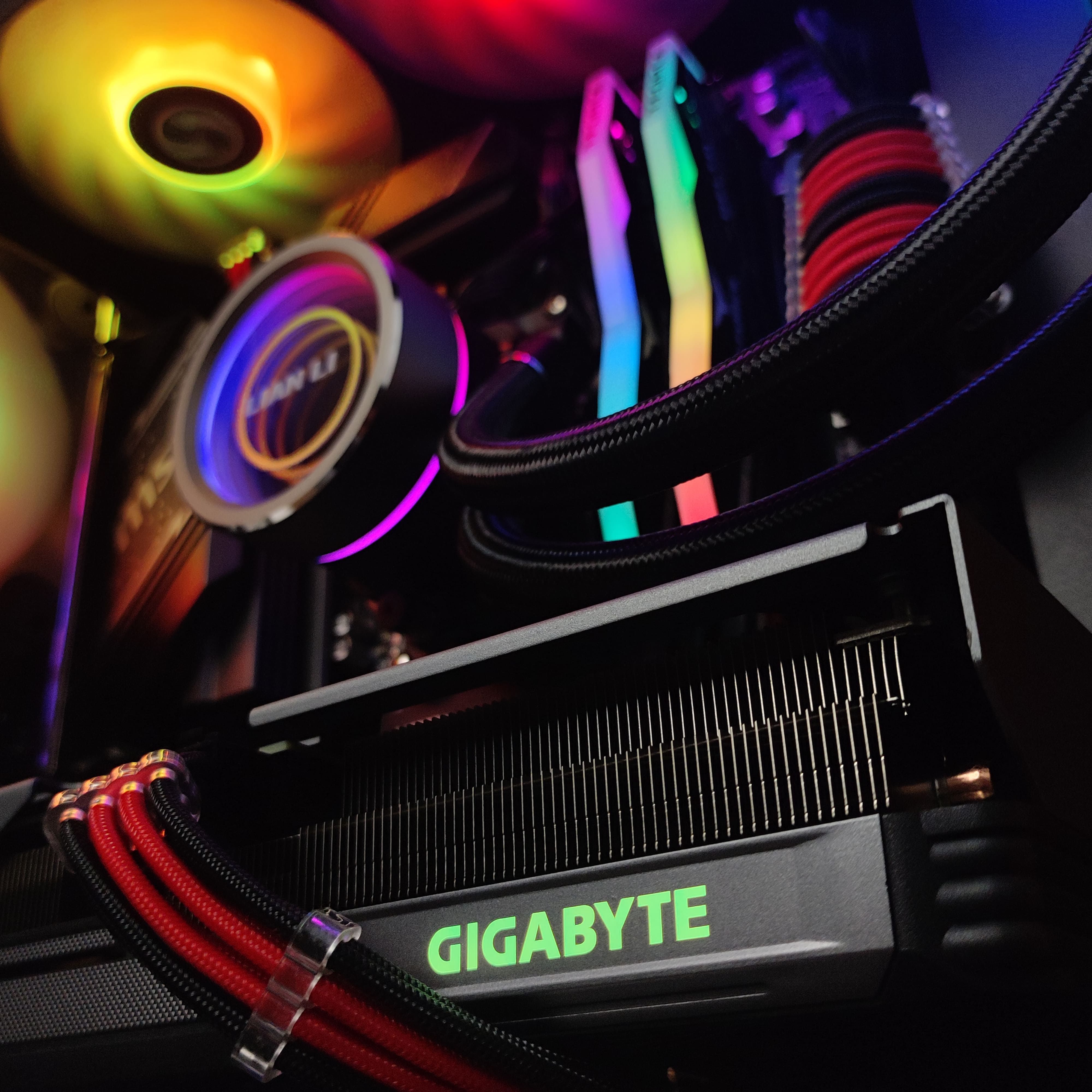 King Mod Systems - Ordenador King Mod Gamer-PC Ryzen 5 7600X 32GB 1TB RTX 4060TI WiFi W11