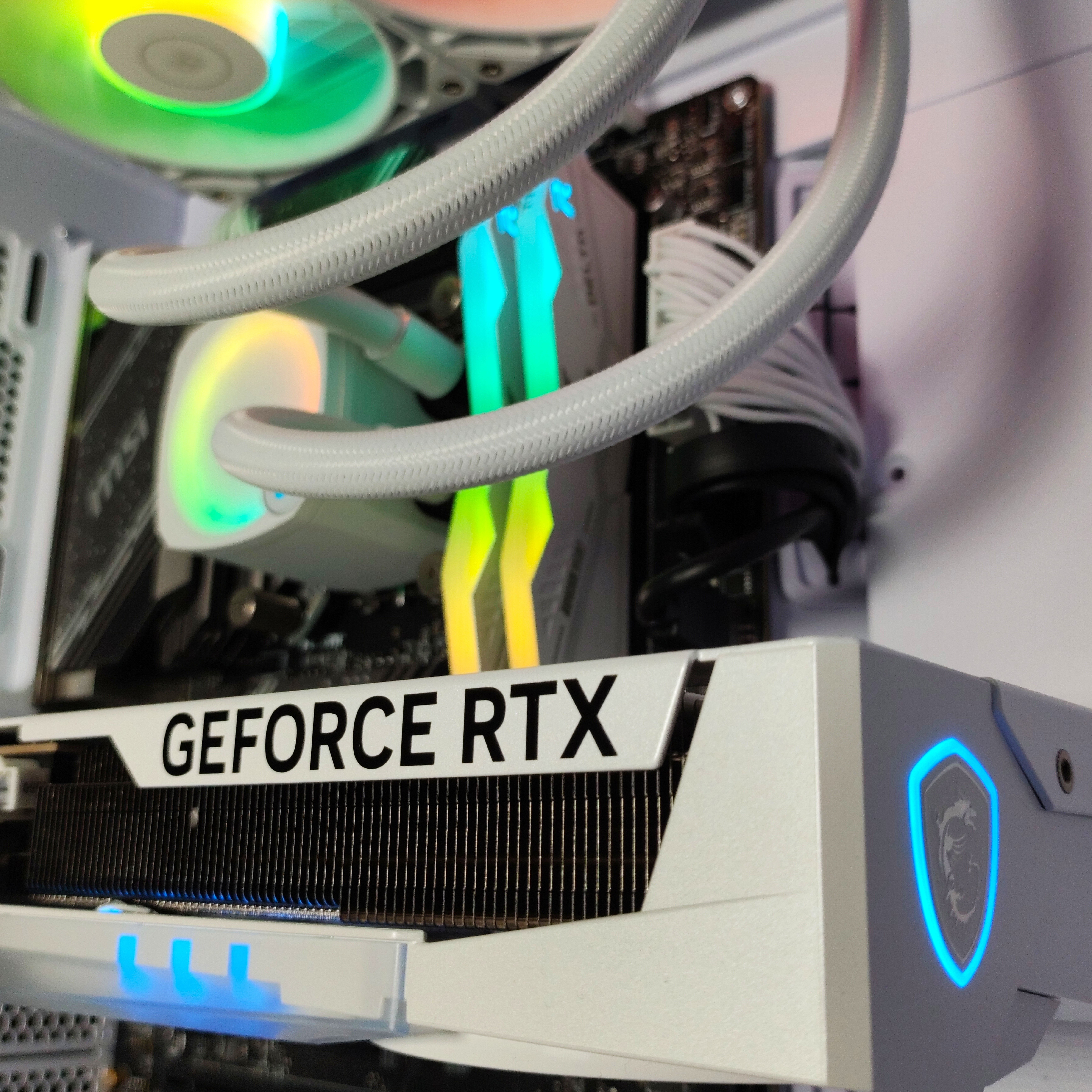 King Mod Systems - Ordenador King Mod Gamer-PC Intel i7 14700F 32GB DDR5 1TB RTX 5070 WiFi W11