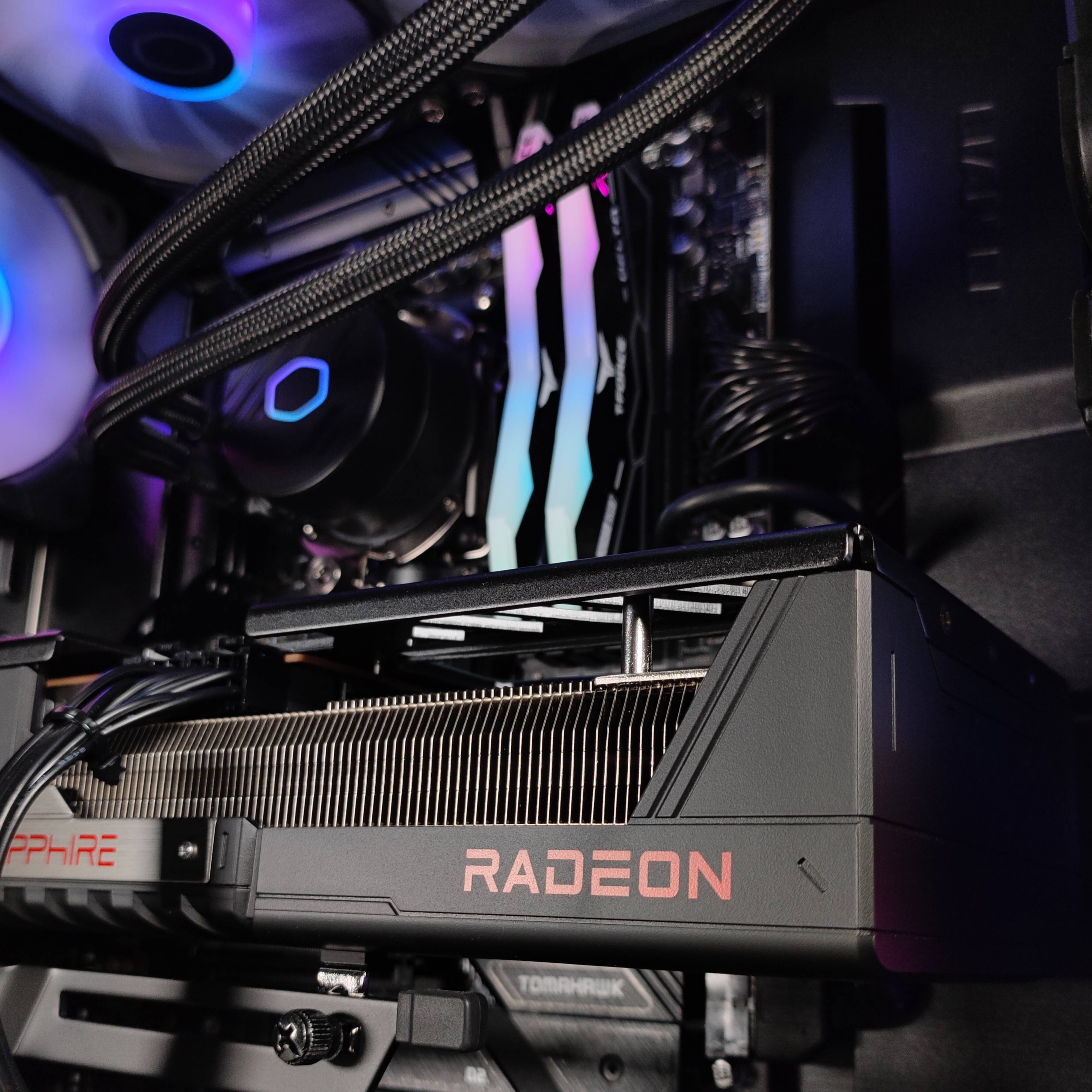 King Mod Systems - Ordenador King Mod Gamer-PC Ryzen 7 7800X3D 32GB DDR5 1TB RX 9070 XT WiFi W11