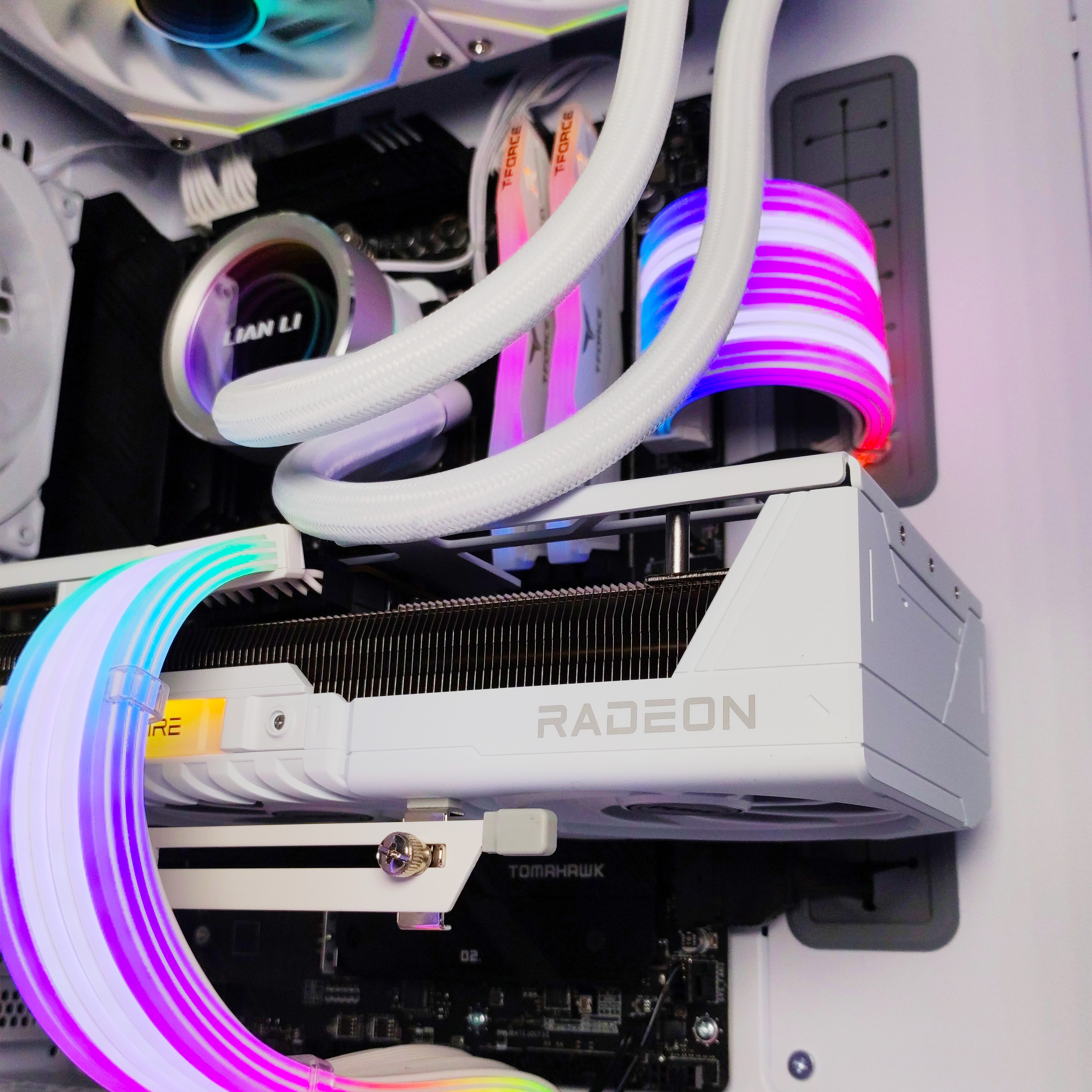 King Mod Systems - Ordenador King Mod Gamer-PC Ryzen 7 7800X3D 32GB DDR5 2TB RX 9070 XT WiFi W11