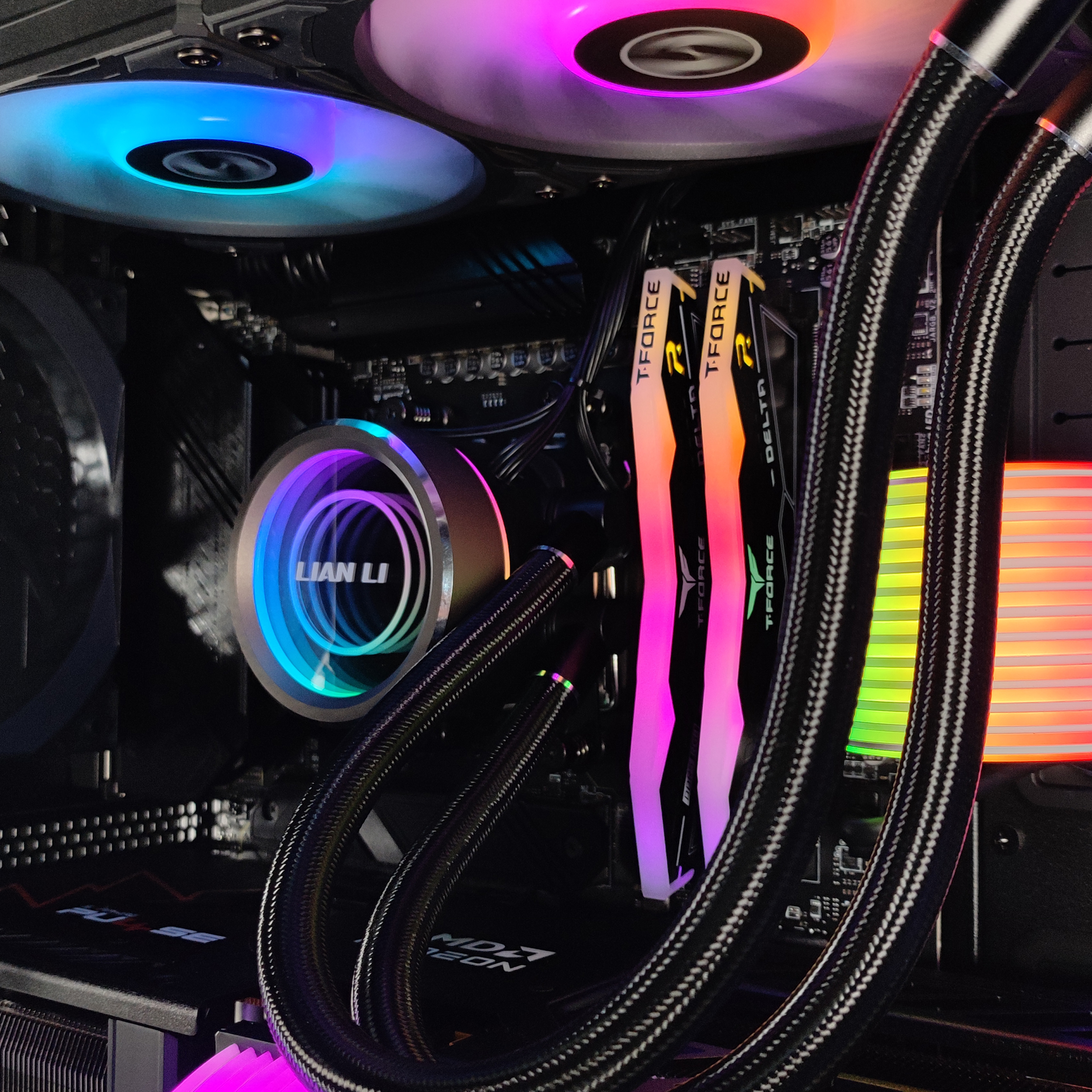 King Mod Systems - Ordenador King Mod Gamer-PC Ryzen 7 9800X3D 32GB DDR5 2TB RX 9070 XT WiFi W11