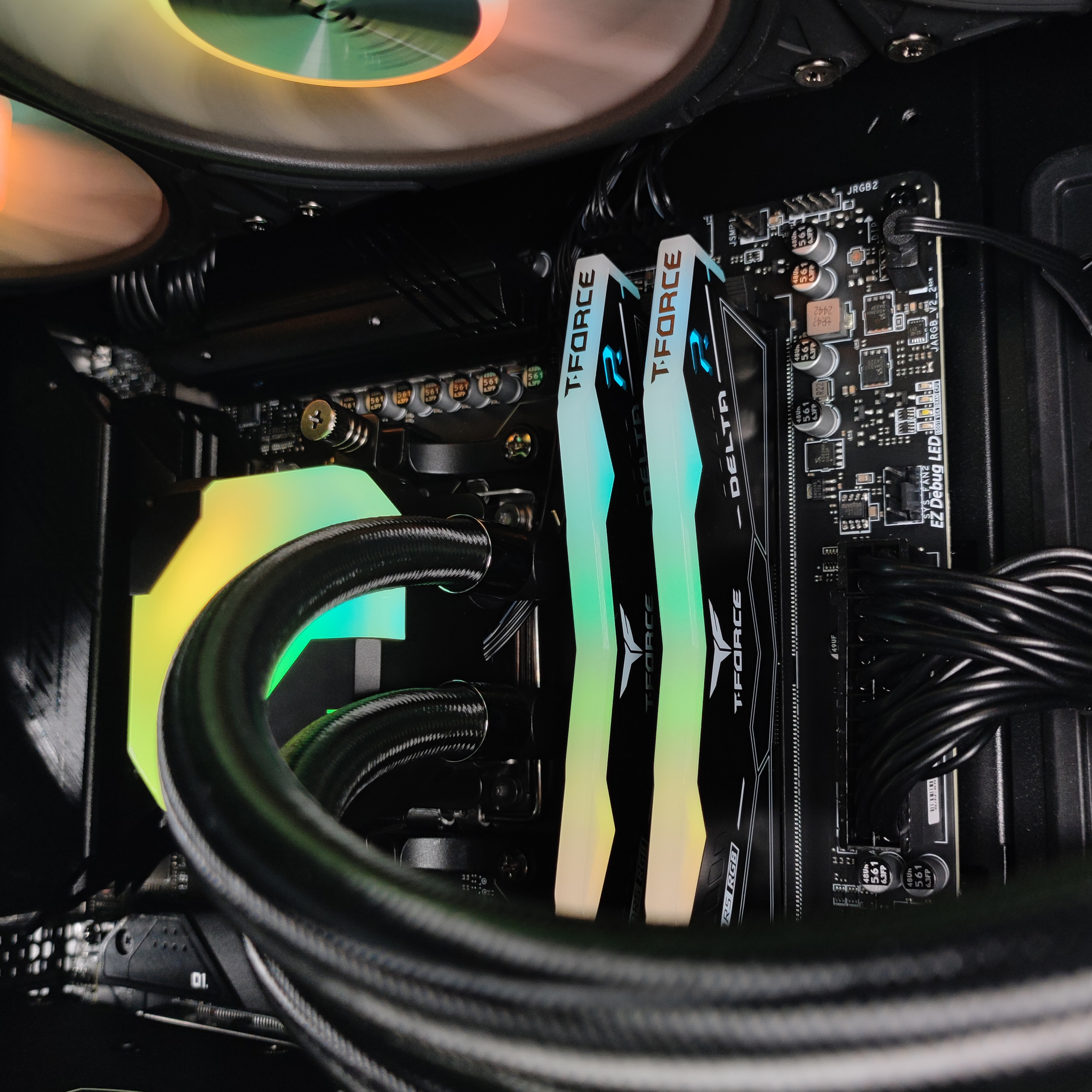 King Mod Systems - Ordenador King Mod Gamer-PC Ryzen 7 9800X3D 32GB DDR5 2TB RTX 5090 WiFi W11