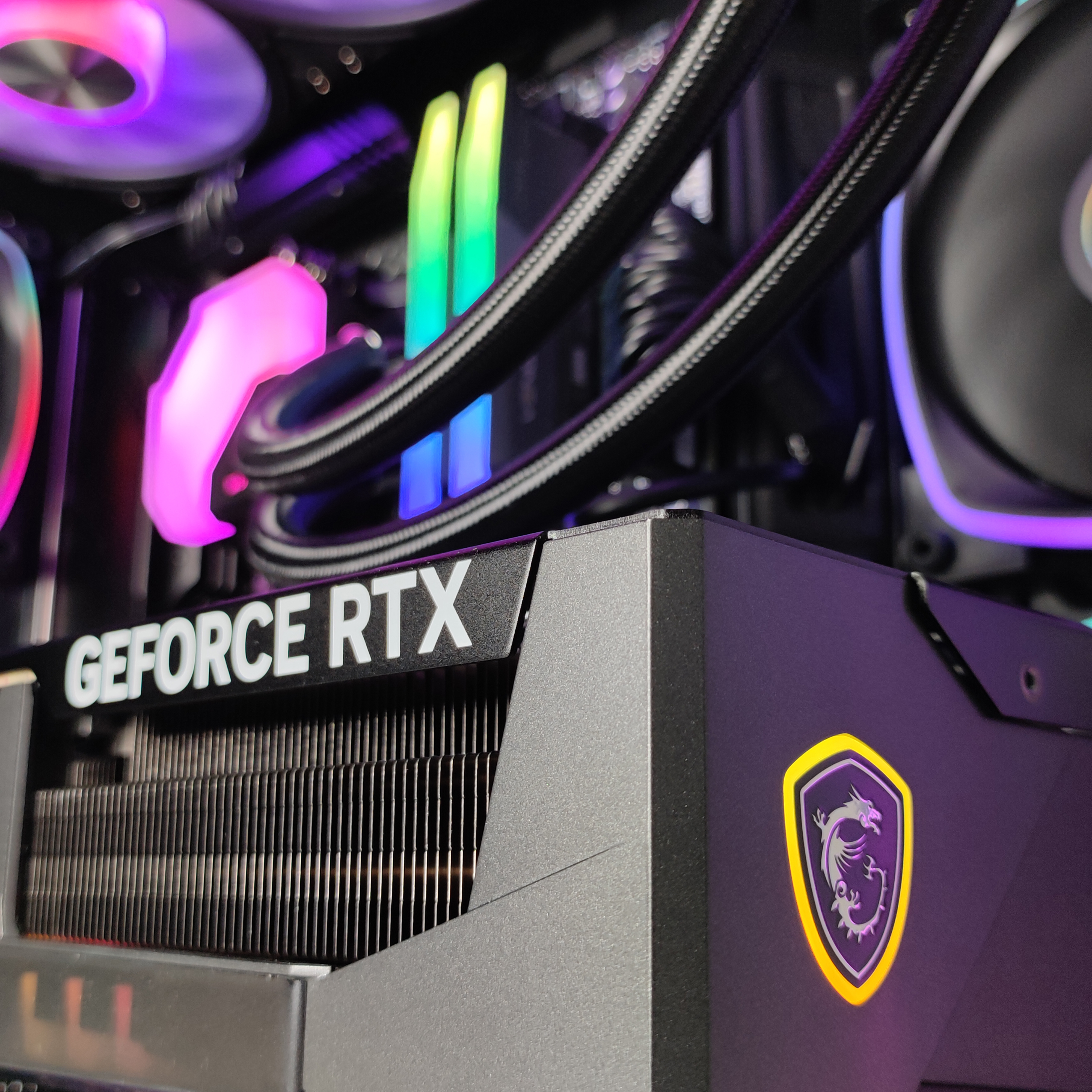 King Mod Systems - Ordenador King Mod Gamer-PC Ryzen 7 9800X3D 64GB DDR5 2TB RTX 5090 WiFi W11 V3