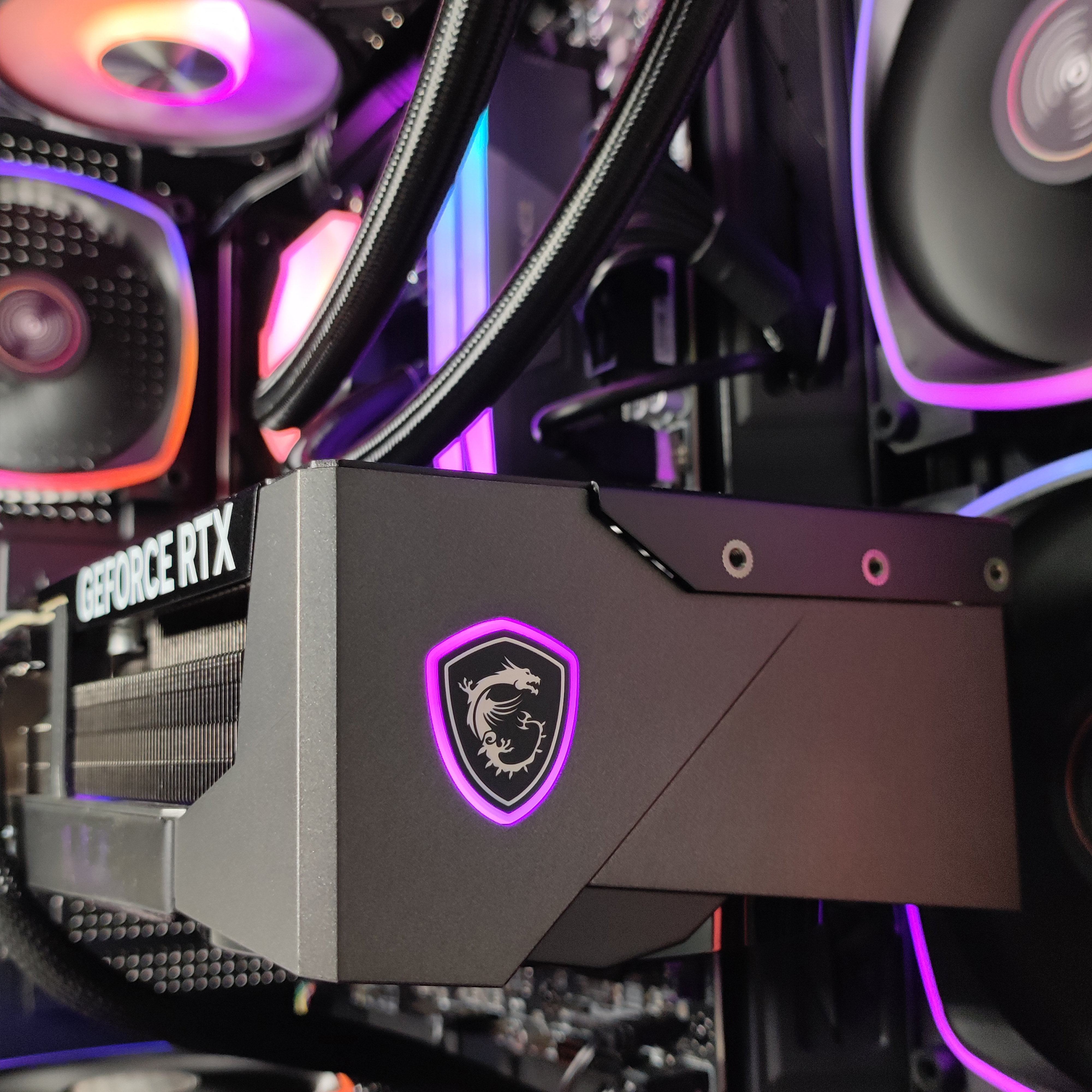 King Mod Systems - Ordenador King Mod Gamer-PC Ryzen 7 9800X3D 64GB DDR5 2TB RTX 5090 WiFi W11 V3