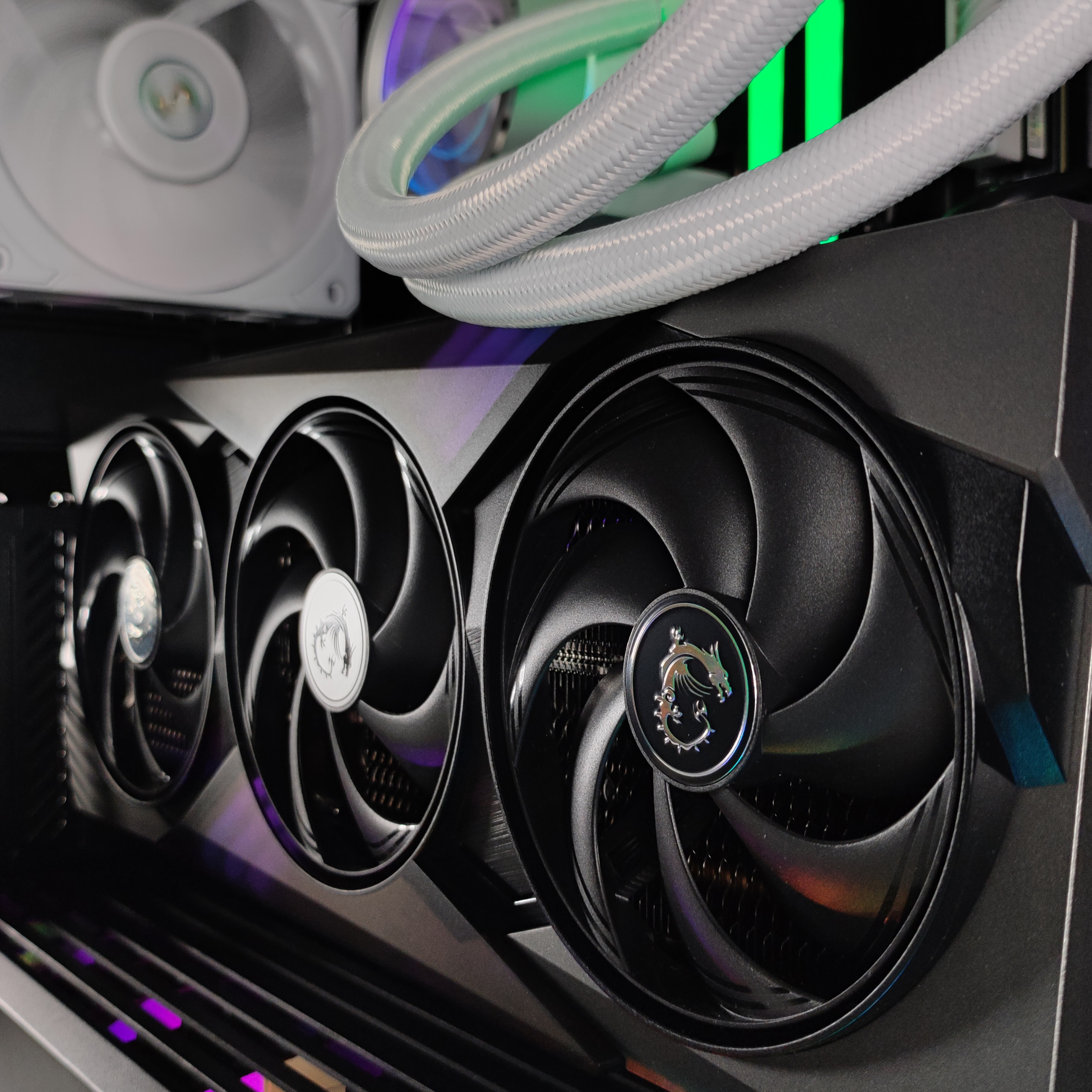 King Mod Systems - Ordenador King Mod Gamer-PC HYTE Ryzen 9 9900X 64GB DDR5 1TB RTX 5070 WiFi W11