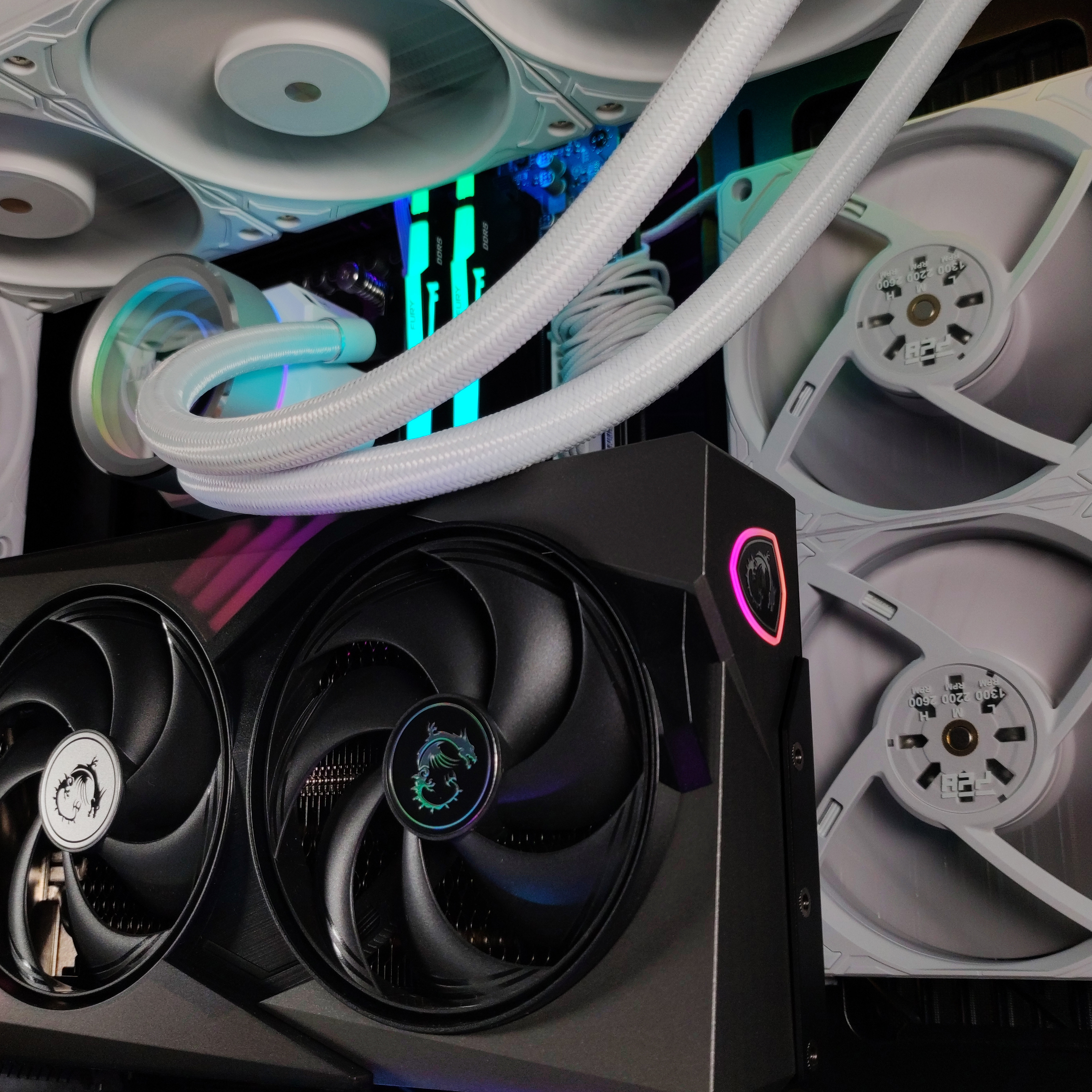 King Mod Systems - Ordenador King Mod Gamer-PC HYTE Ryzen 9 9900X 64GB DDR5 1TB RTX 5070 WiFi W11