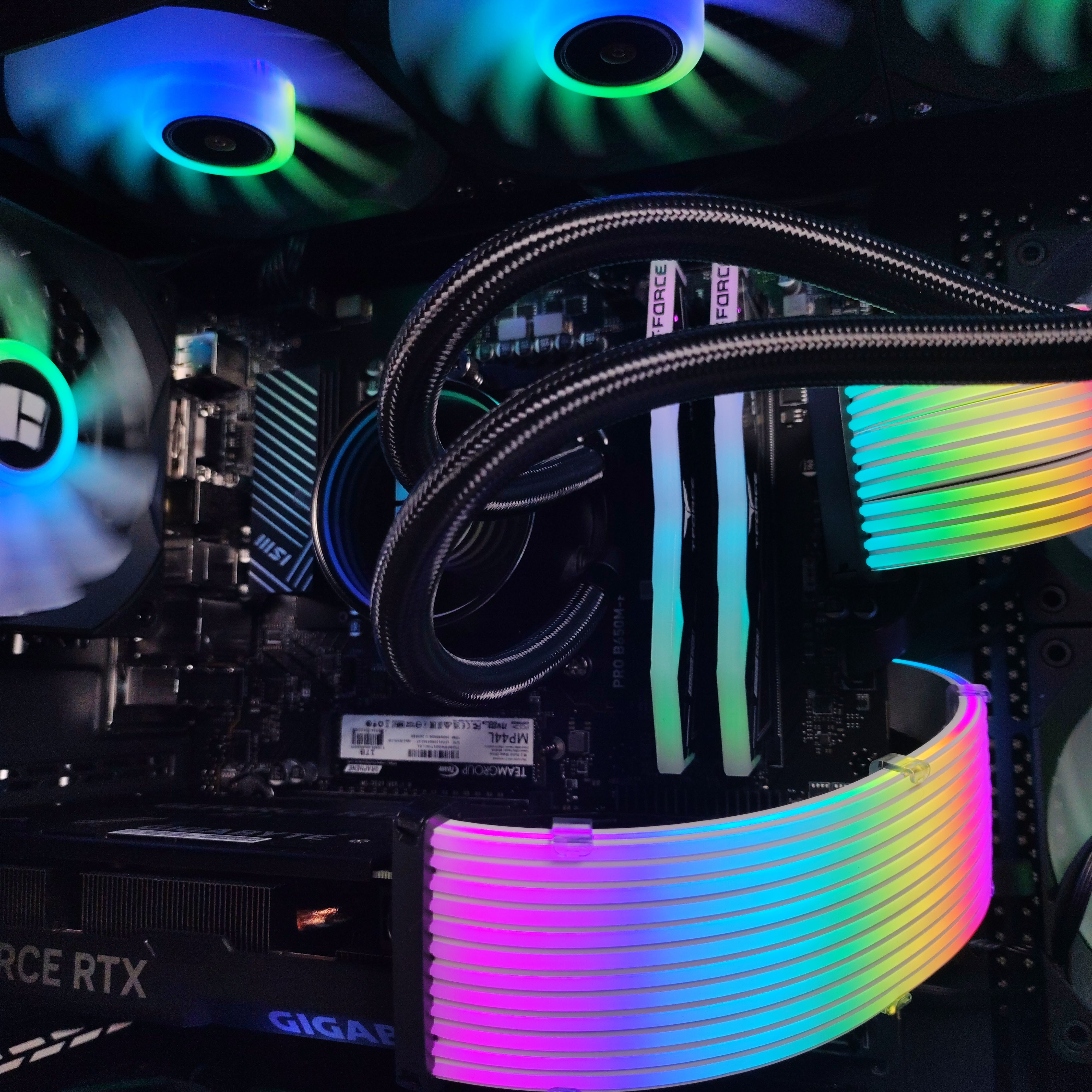 King Mod Systems - Ordenador King Mod Limited-PC Ryzen 7 7700X 32GB DDR5 1TB RTX 4060 Ti 16GB WiFi W11