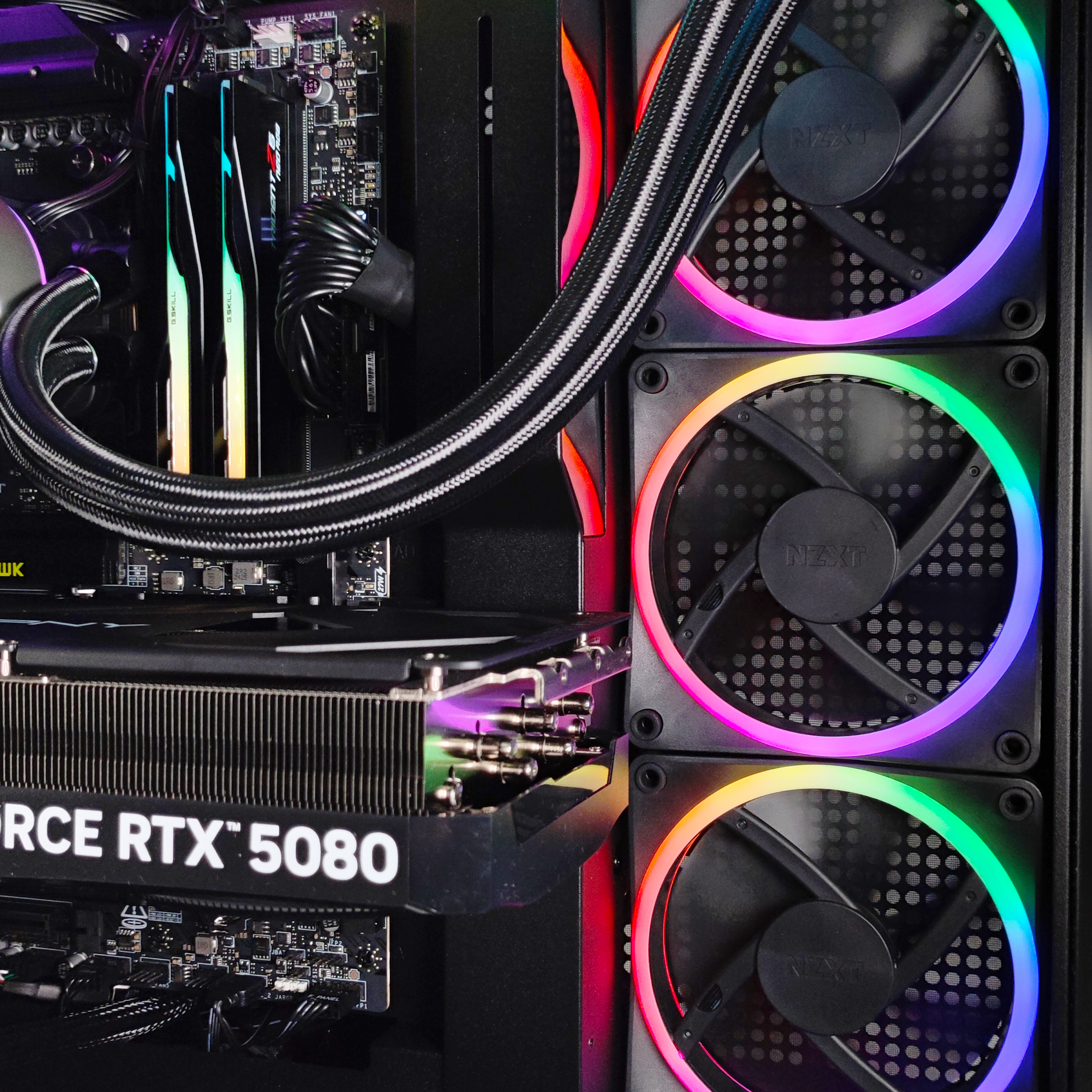 King Mod Systems - Ordenador King Mod Limited-PC Ryzen 7 9800X3D 64GB DDR5 1TB RTX 5080 WiFi W11