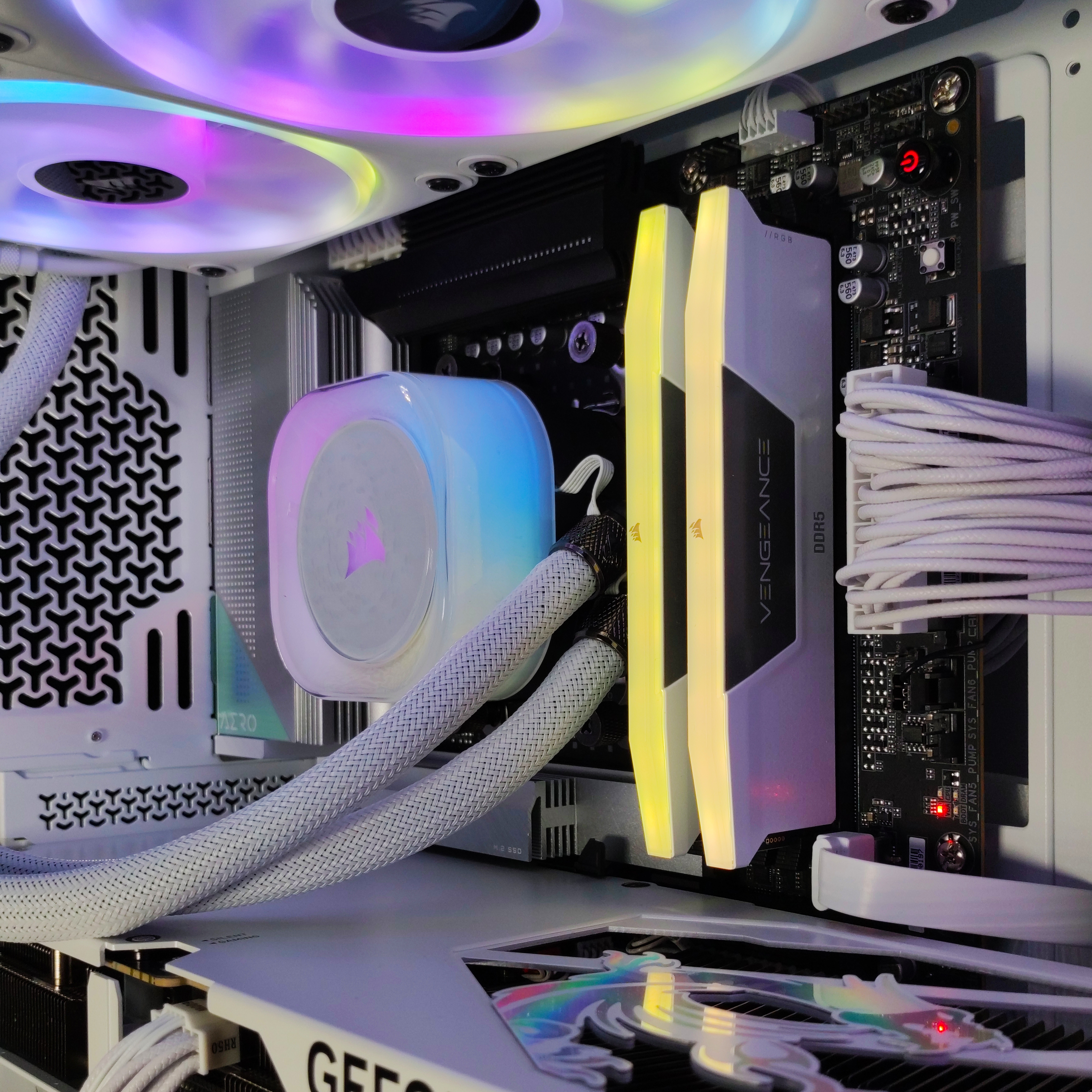 King Mod Systems - Ordenador King Mod Limited-PC Ryzen 7 9800X3D 32GB DDR5 2TB RTX 5080 WiFi W11 V3