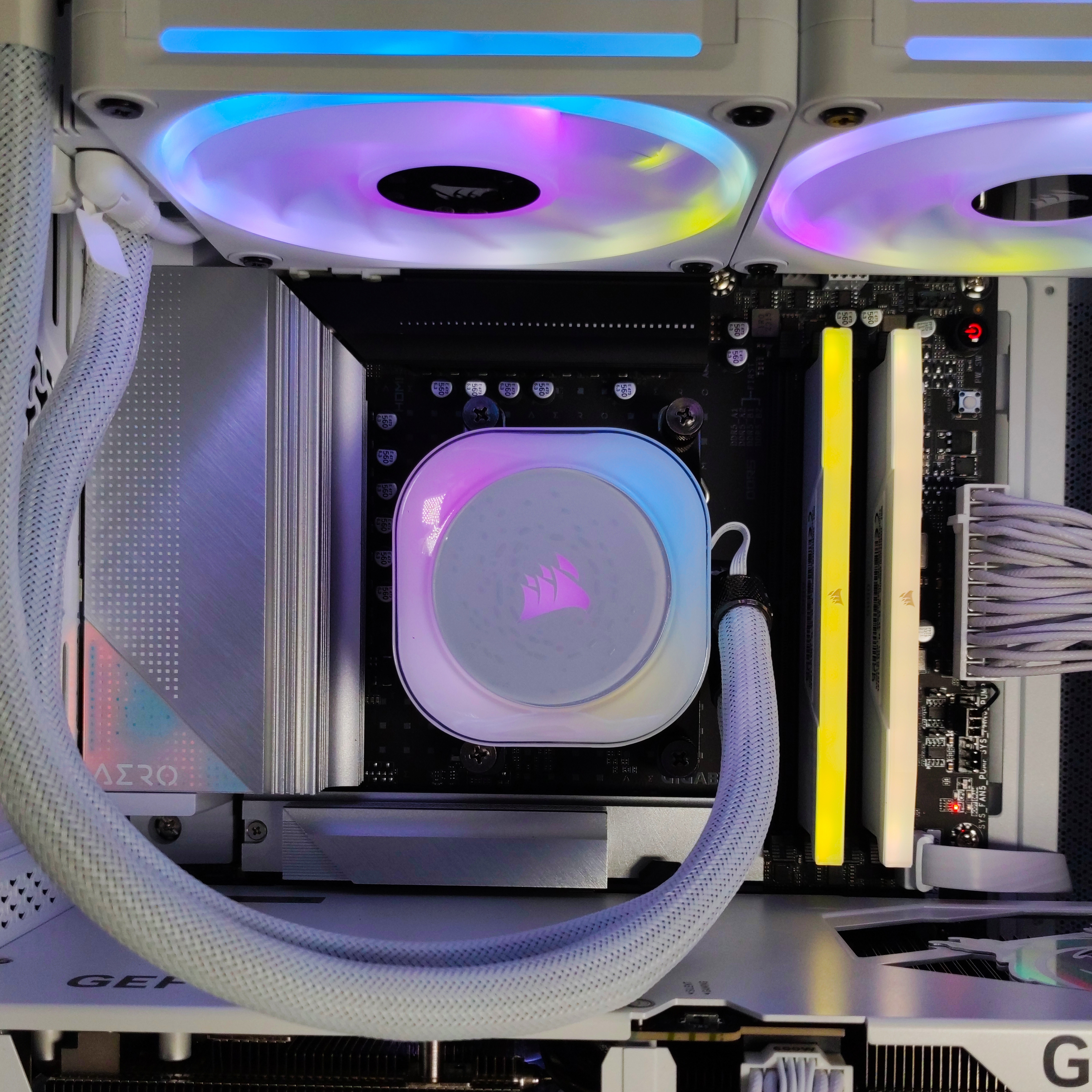 King Mod Systems - Ordenador King Mod Limited-PC Ryzen 7 9800X3D 32GB DDR5 2TB RTX 5080 WiFi W11 V3