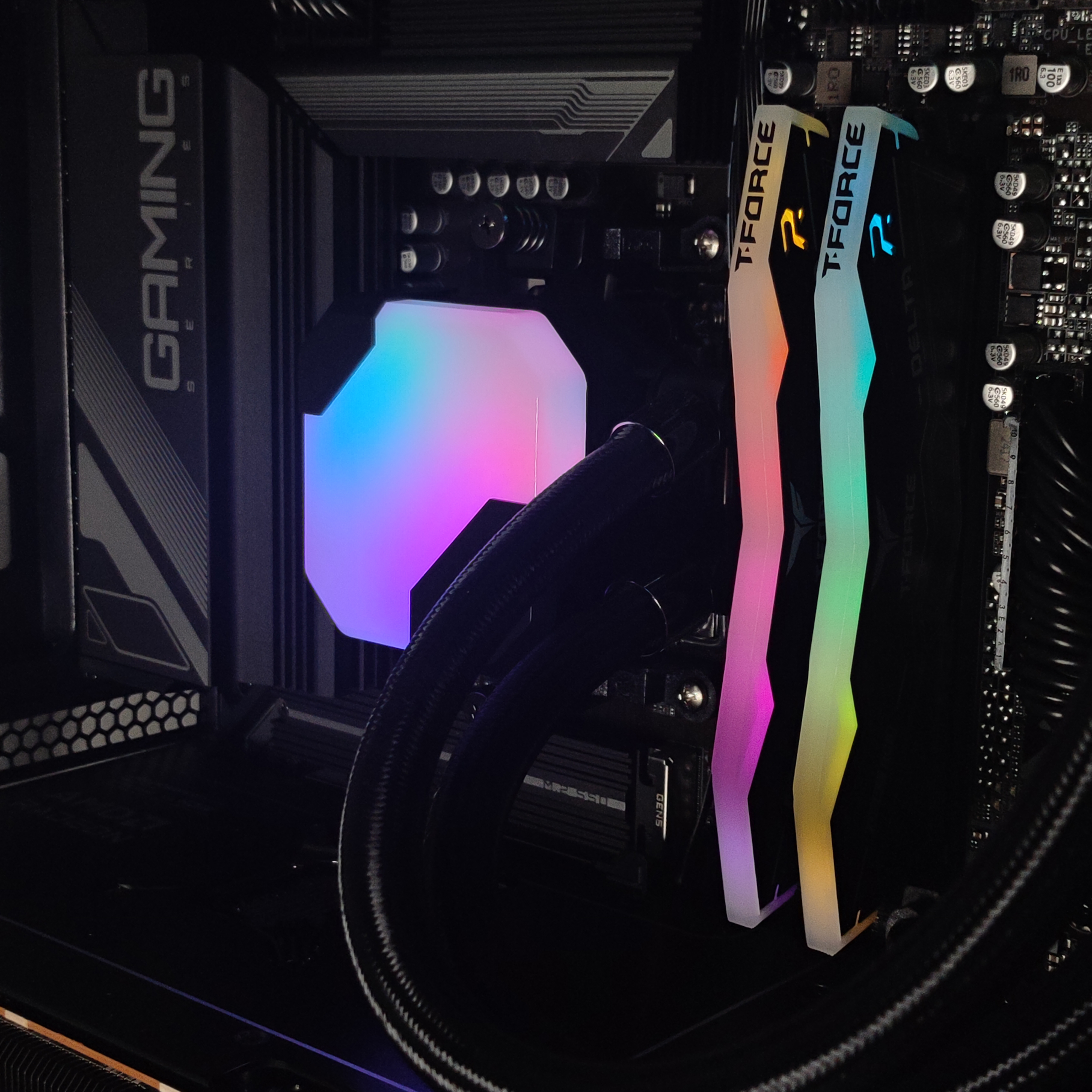King Mod Systems - Ordenador King Mod Limited-PC Ryzen 9 9900X 32GB DDR5 1TB RX 9070 XT WiFi W11