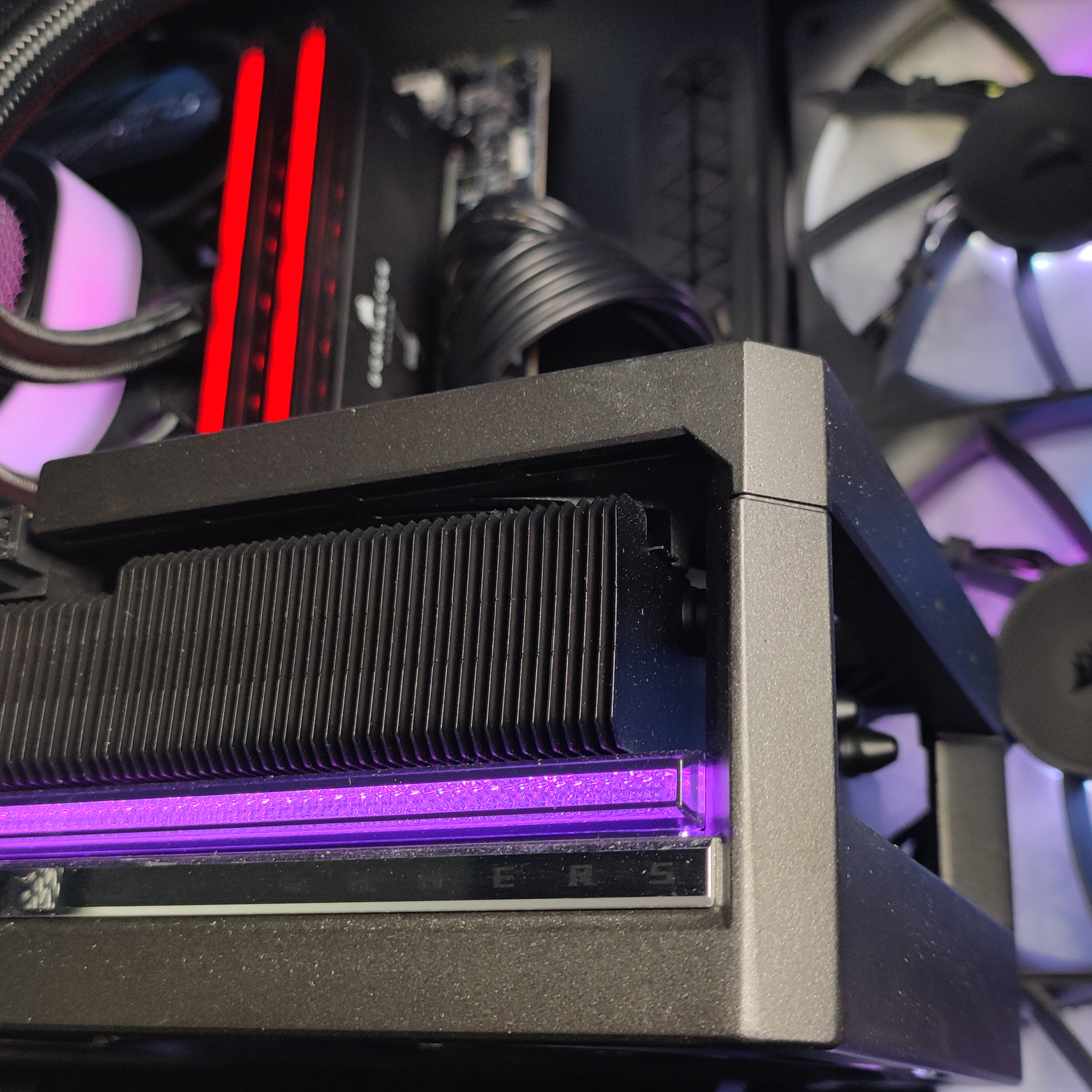 King Mod Systems - Ordenador King Mod Limited-PC Ryzen 9 9950X3D 64GB DDR5 2TB RTX 5080 WiFi W11