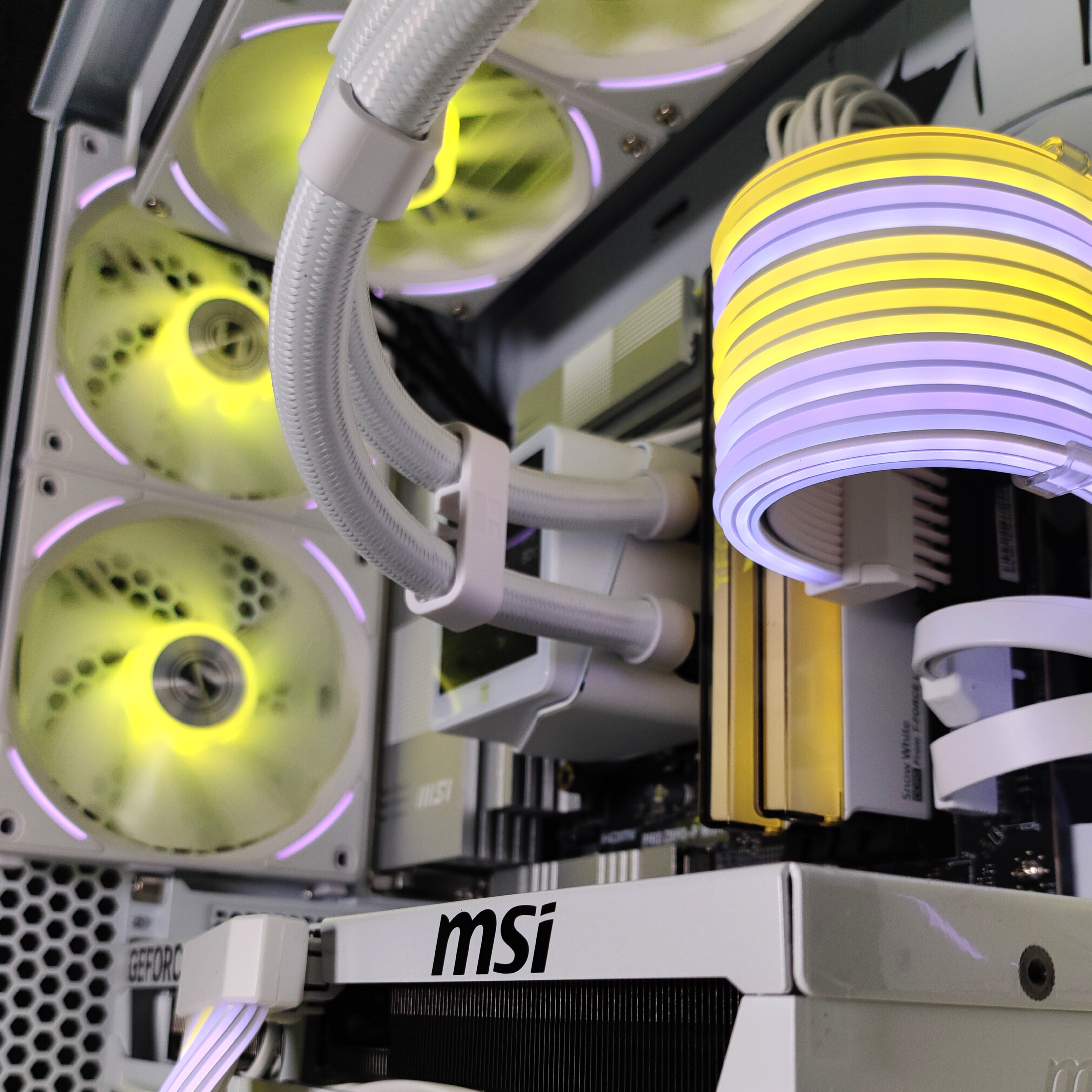 King Mod Systems - Ordenador King Mod Limited-PC Intel Ultra 7 265KF 32GB DDR5 2TB RTX 5080 WiFi W11
