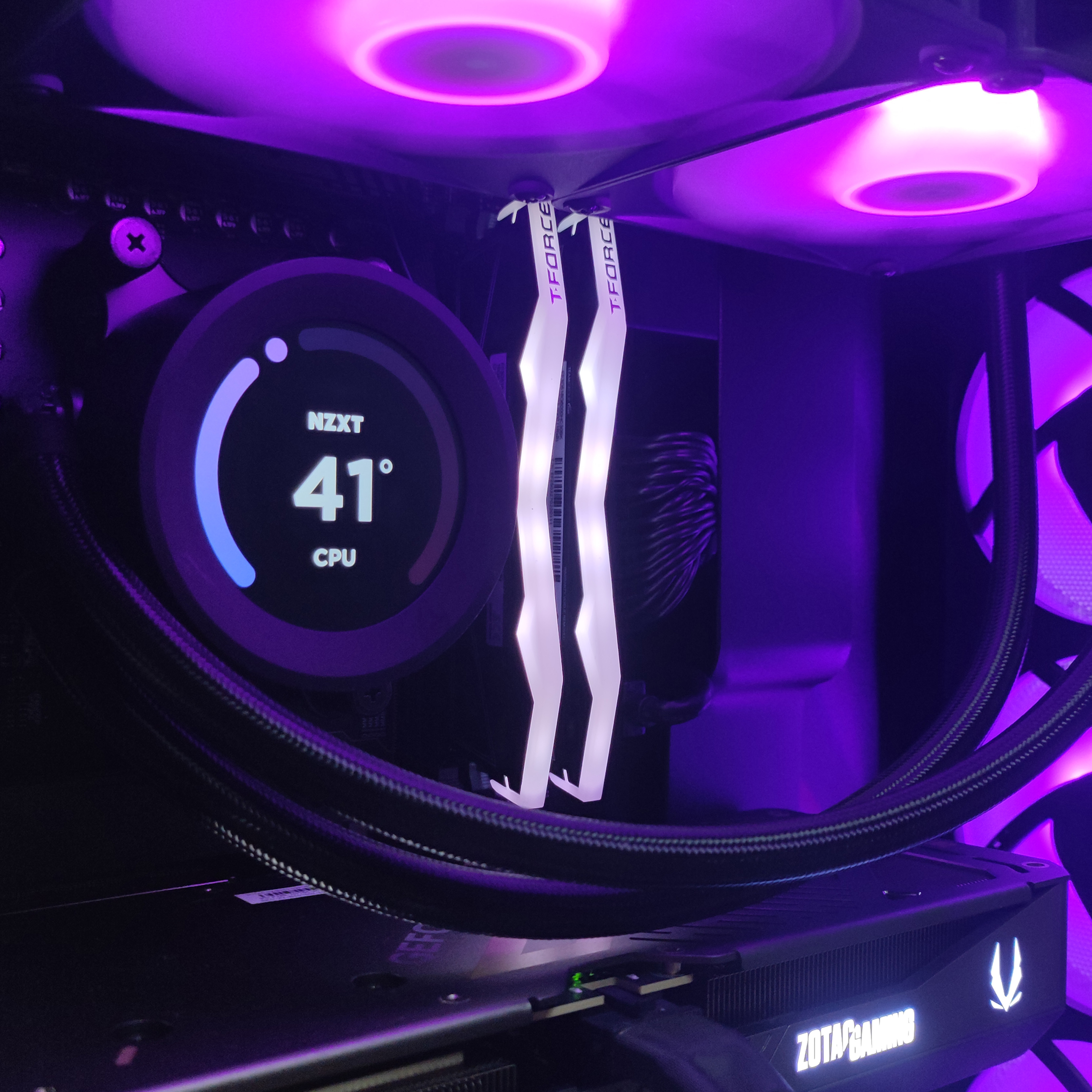 King Mod Systems - Ordenador King Mod Gamer-PC NZXT Ryzen 5 9600X 32GB DDR5 1TB RTX 5070 WiFi W11