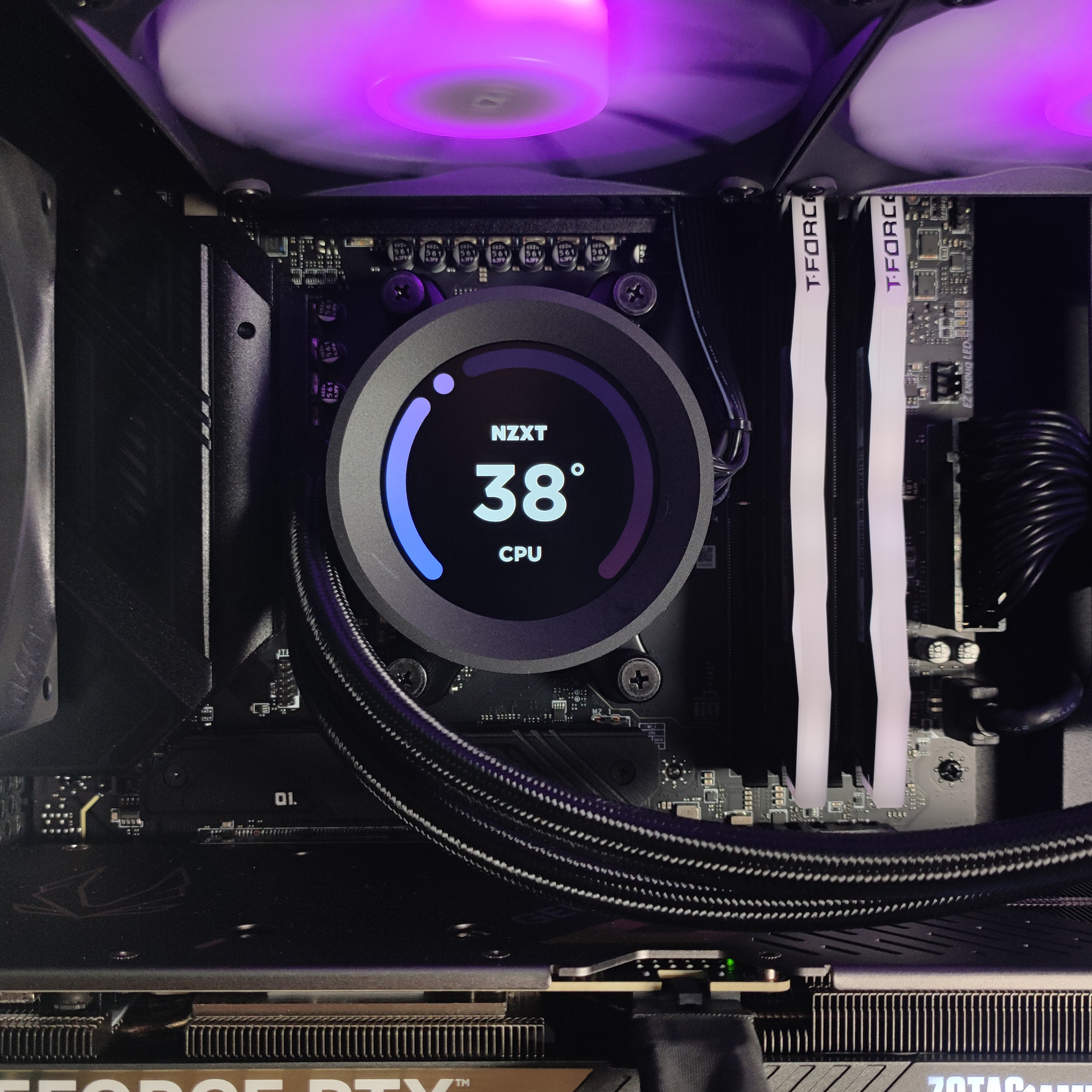 King Mod Systems - Ordenador King Mod Gamer-PC NZXT Ryzen 5 9600X 32GB DDR5 1TB RTX 5070 WiFi W11